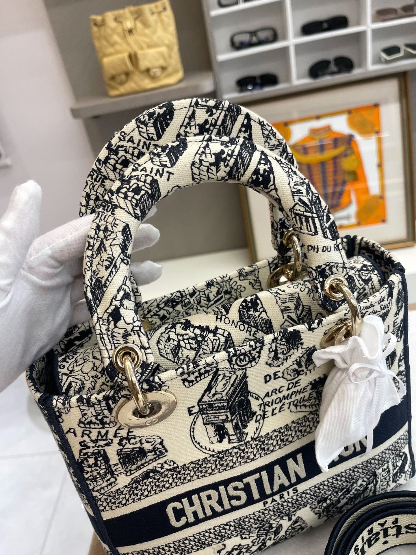 Dior Pre-loved Bag Very good condition Size ONE SIZE - 2 Thumbnail