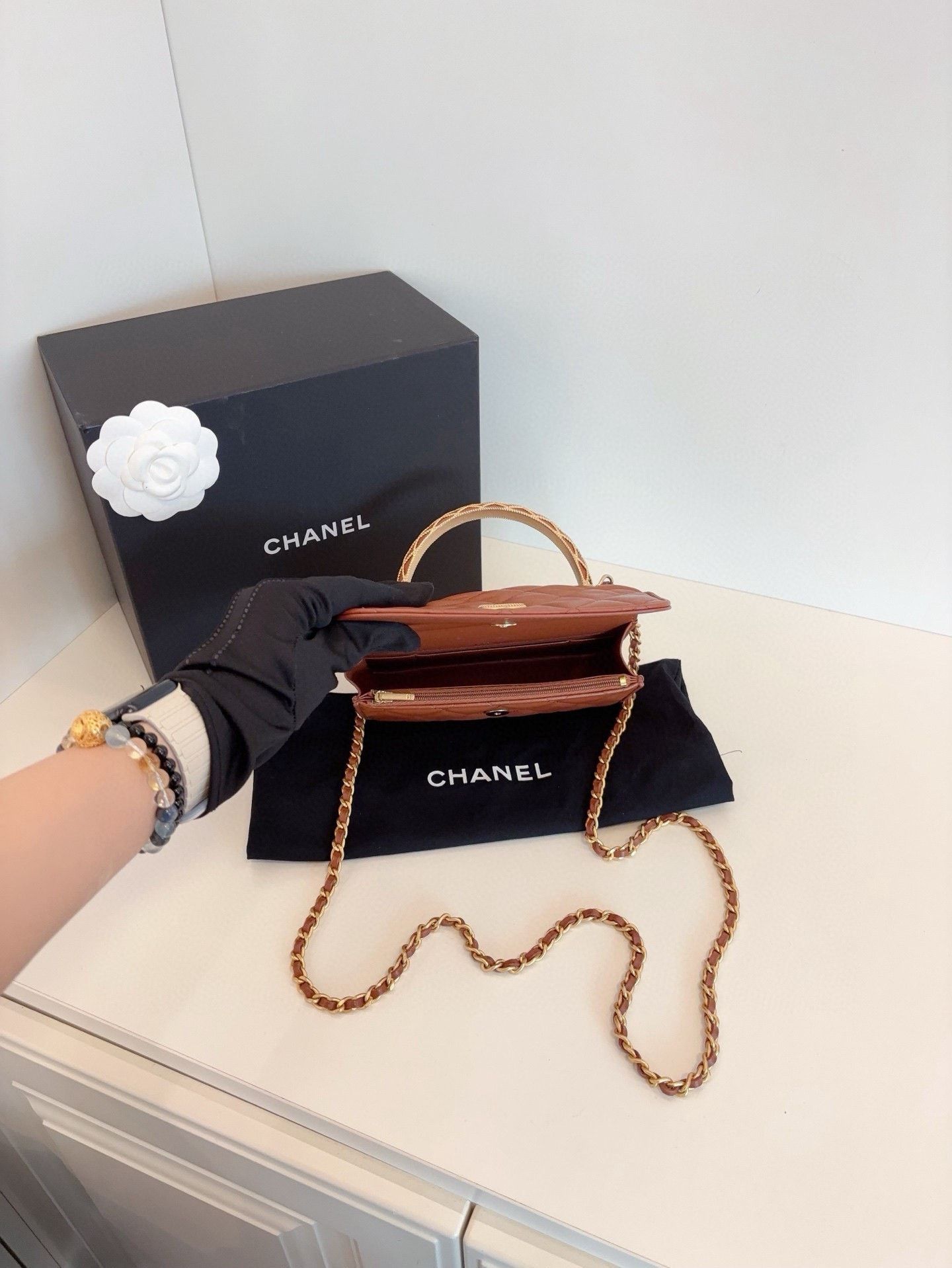 Chanel Pre-loved Bag Very good condition Size ONE SIZE - 8 Thumbnail
