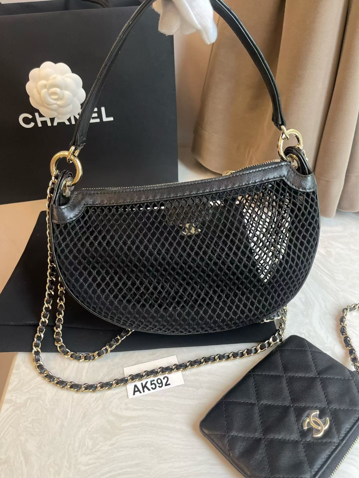 Chanel Pre-loved Bag Very good condition Size ONE SIZE - 4 Thumbnail