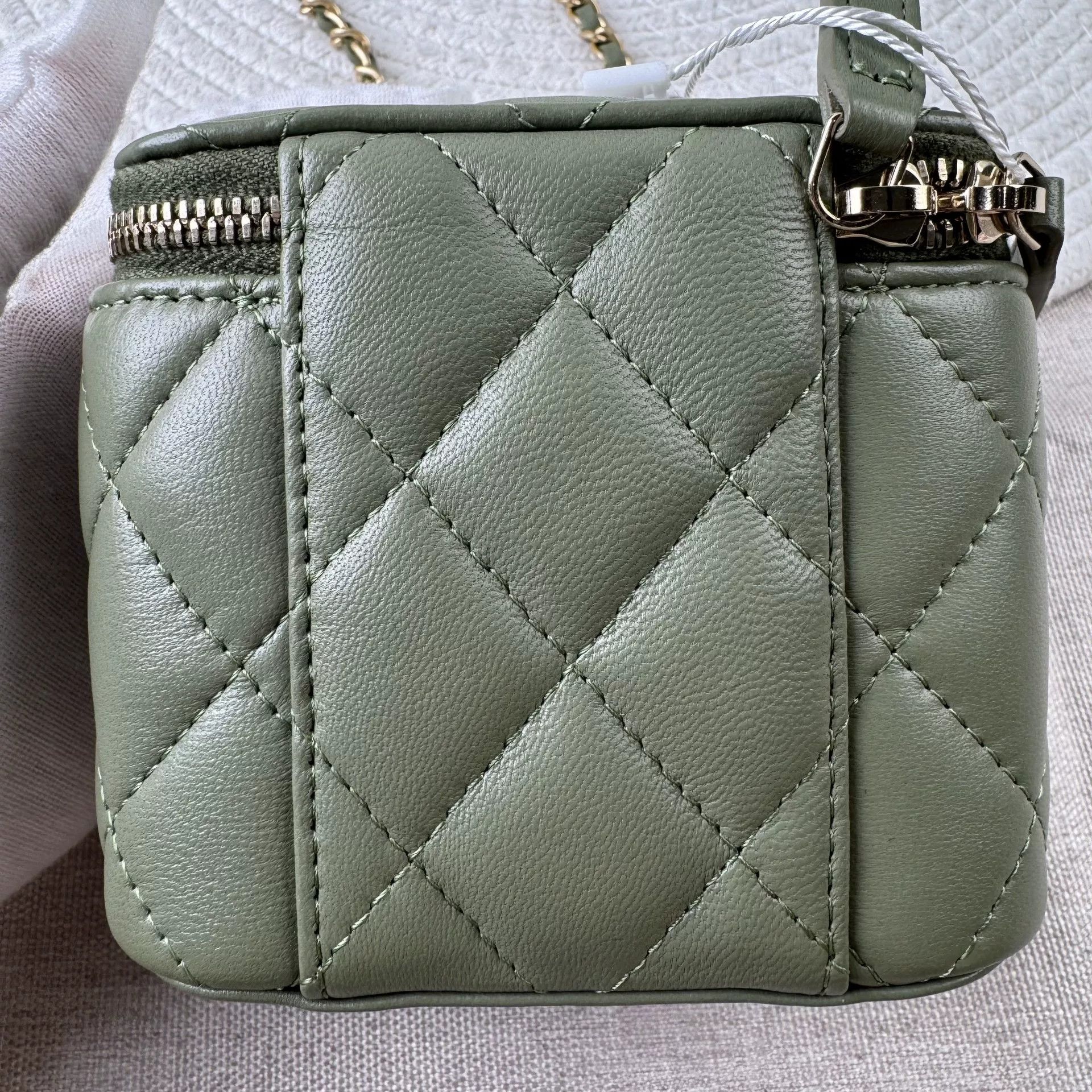 Chanel Pre-loved Bag Very good condition Size ONE SIZE - 4 Thumbnail