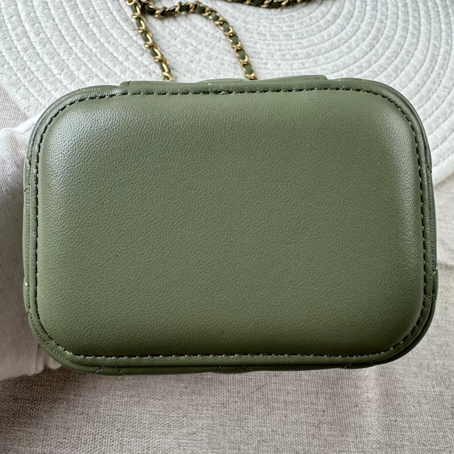Chanel Pre-loved Bag Very good condition Size ONE SIZE - 5 Thumbnail