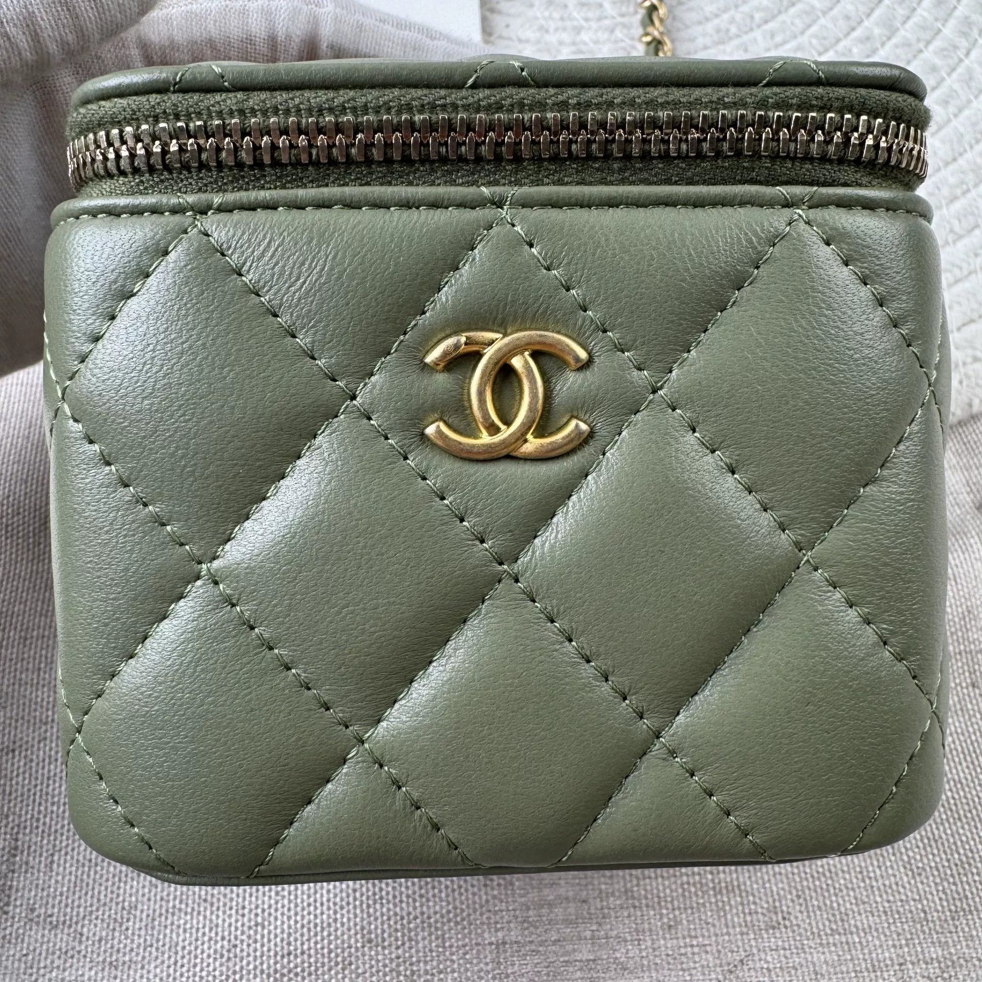 Chanel Pre-loved Bag Very good condition Size ONE SIZE - 2 Thumbnail