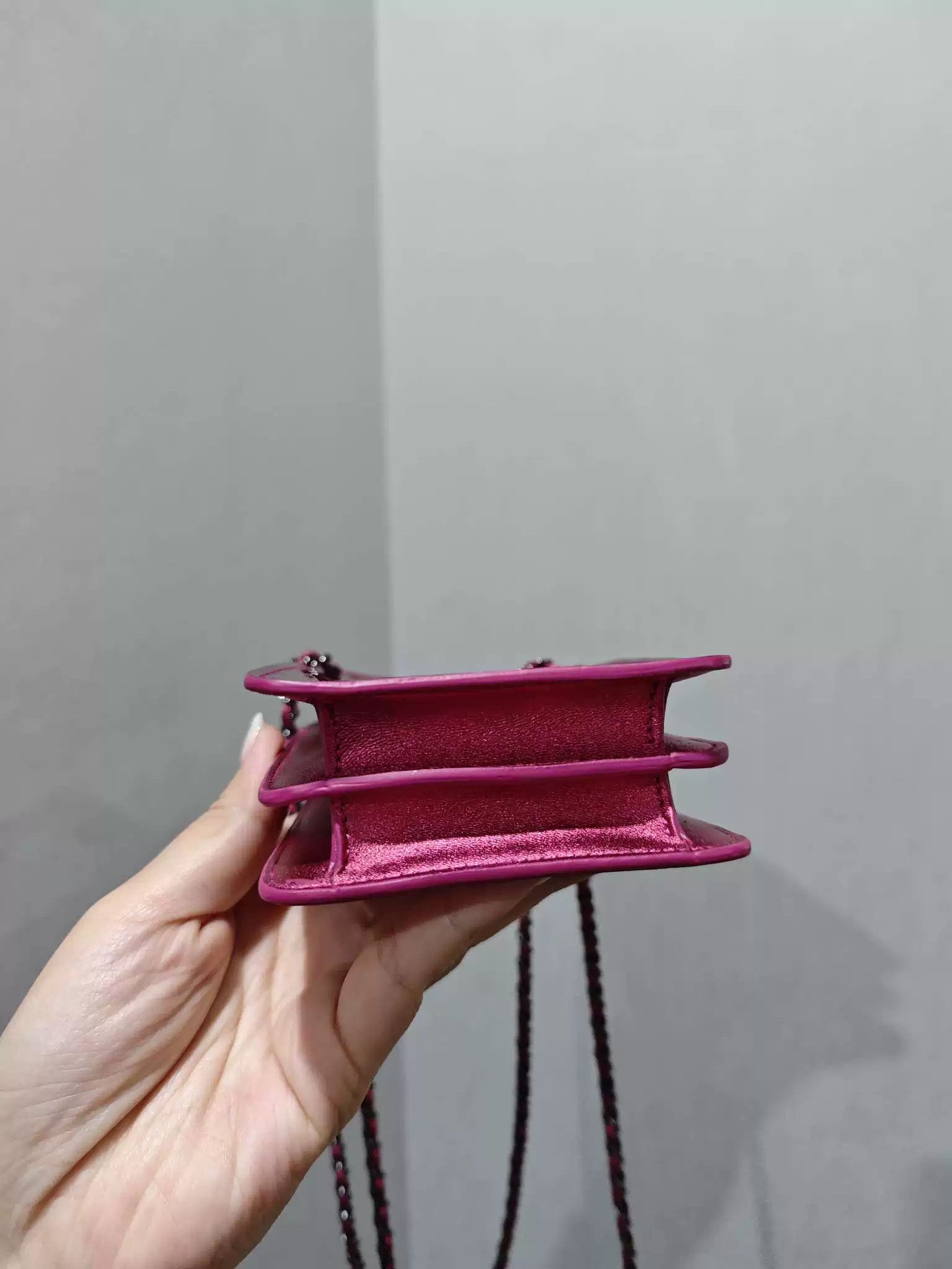 Chanel Pre-loved Bag Very good condition Size ONE SIZE - 5 Thumbnail