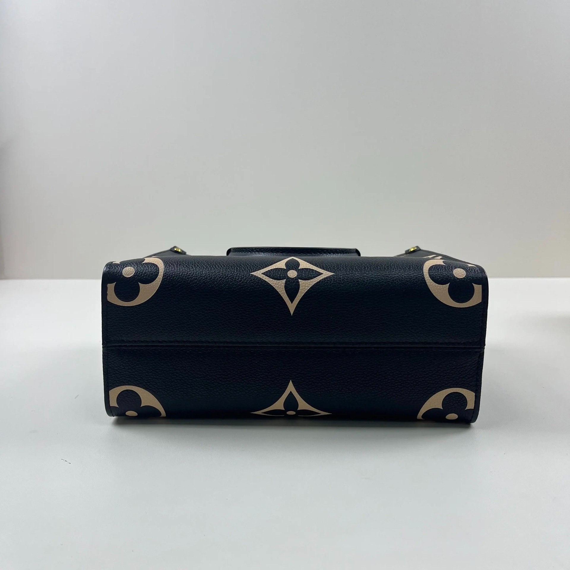 Louis Vuitton Pre-loved Bag Brand new condition Size ONE SIZE - 8 Thumbnail