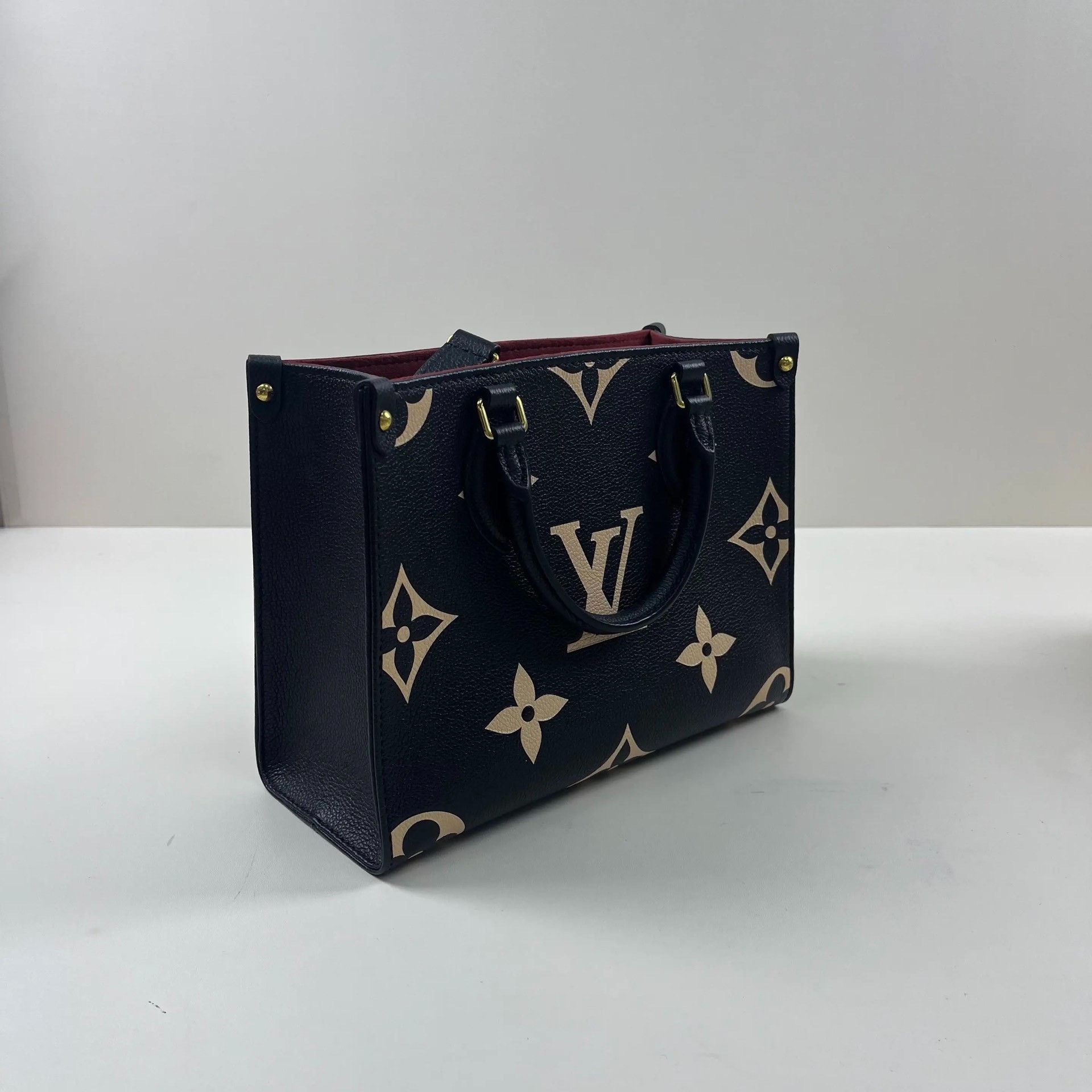 Louis Vuitton Pre-loved Bag Brand new condition Size ONE SIZE - 4 Thumbnail