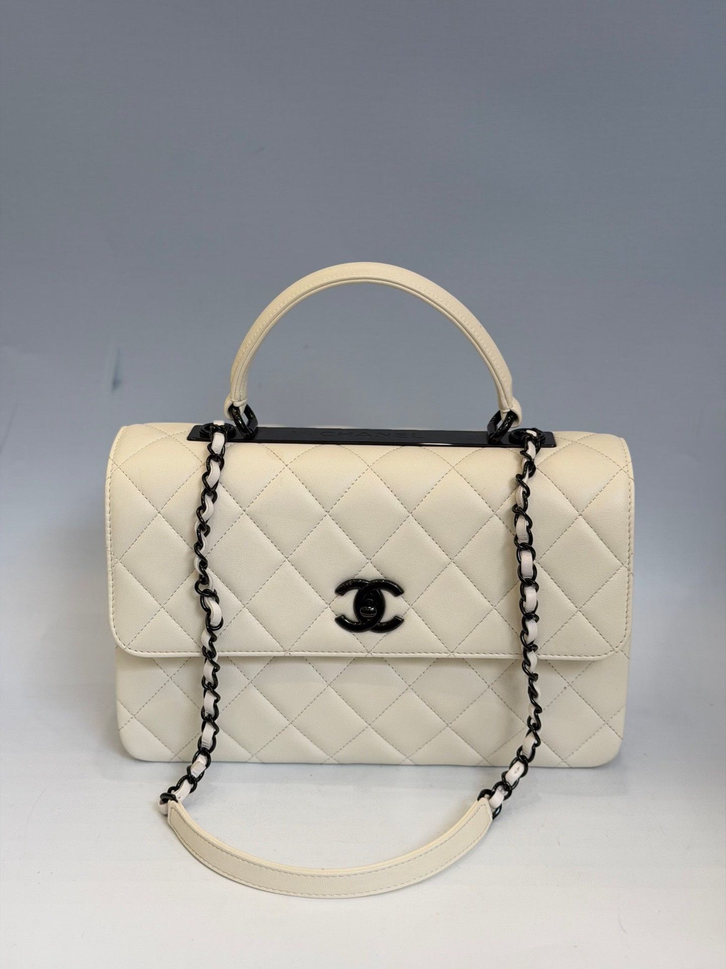 Chanel Pre-loved Bag Very good condition Size ONE SIZE - 2 Thumbnail