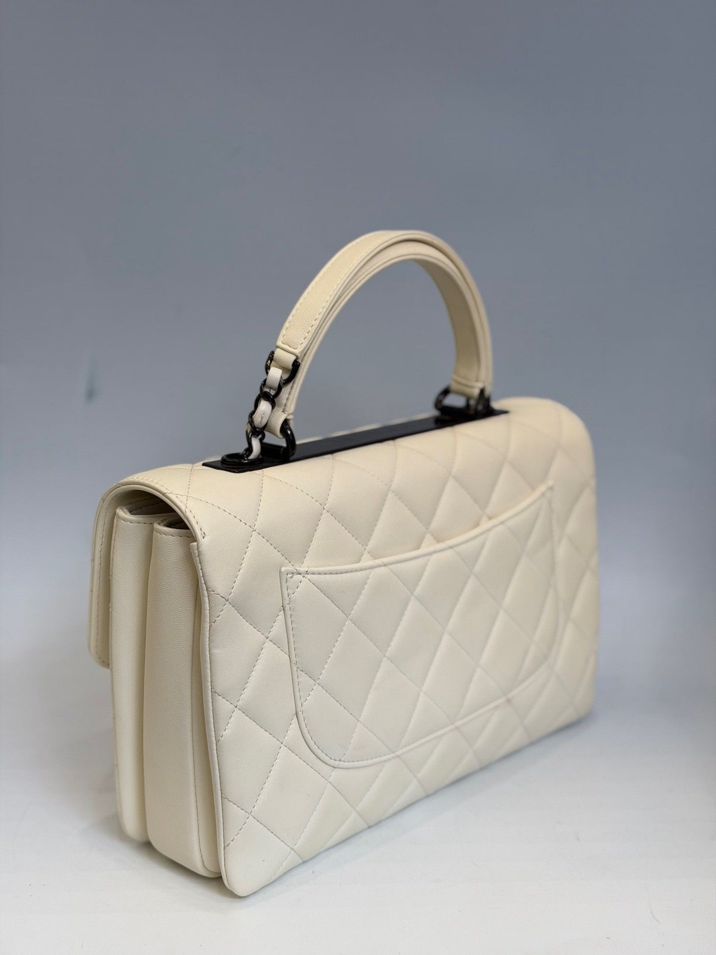 Chanel Pre-loved Bag Very good condition Size ONE SIZE - 6 Thumbnail