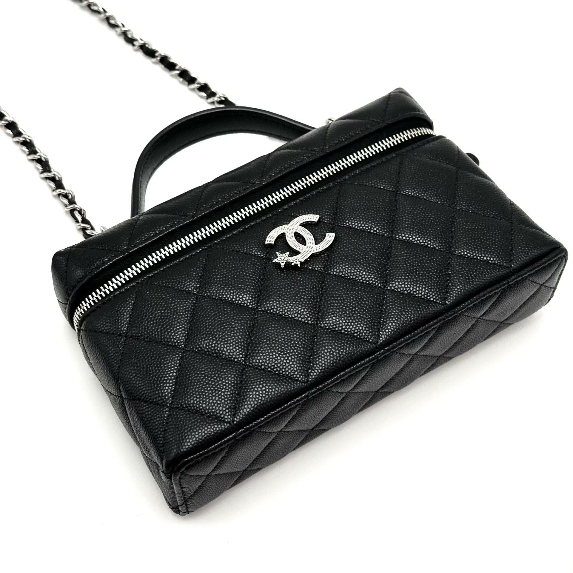 Chanel Pre-loved Bag Very good condition Size ONE SIZE - 4 Thumbnail