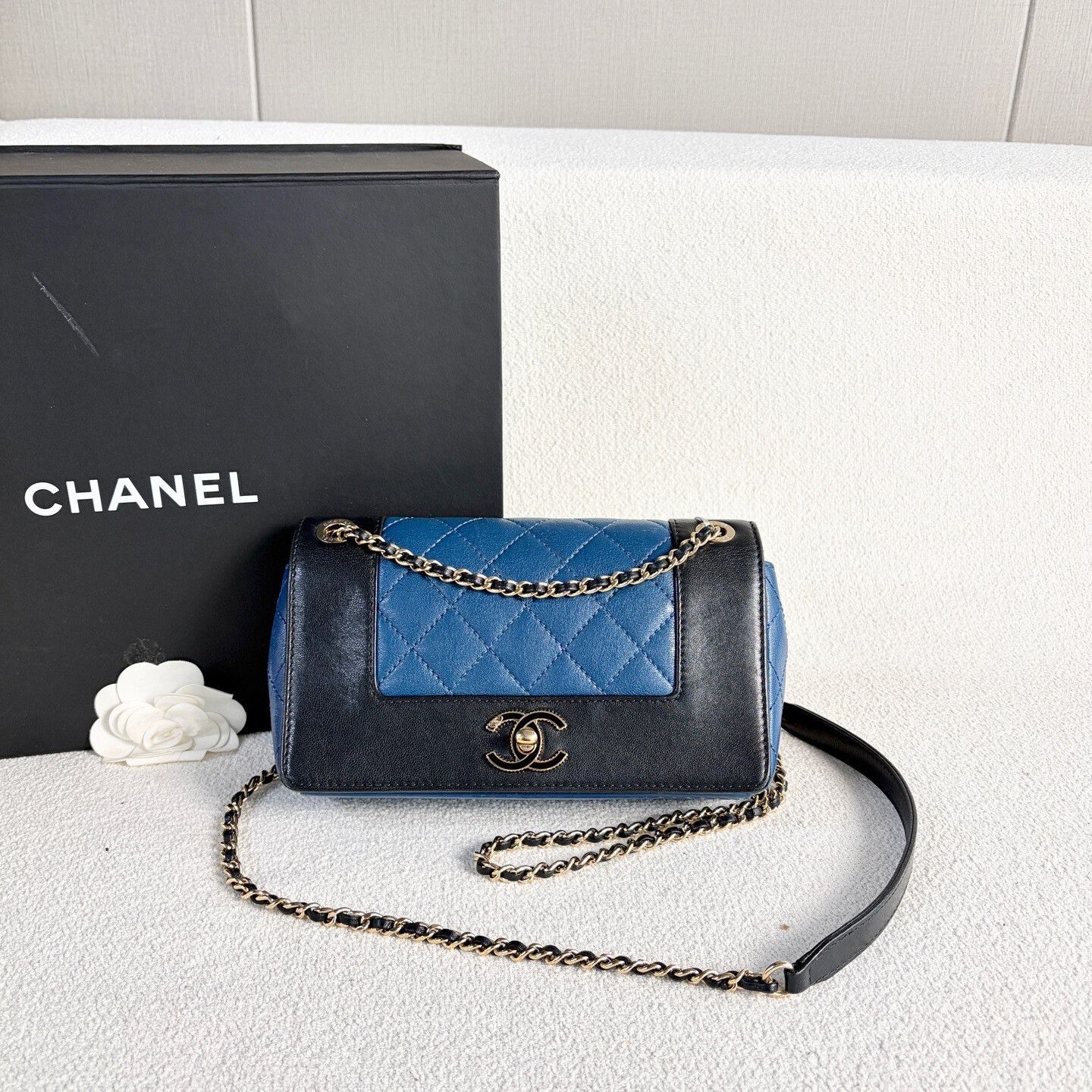 Chanel Pre-loved Bag Very good condition Size ONE SIZE - 2 Thumbnail