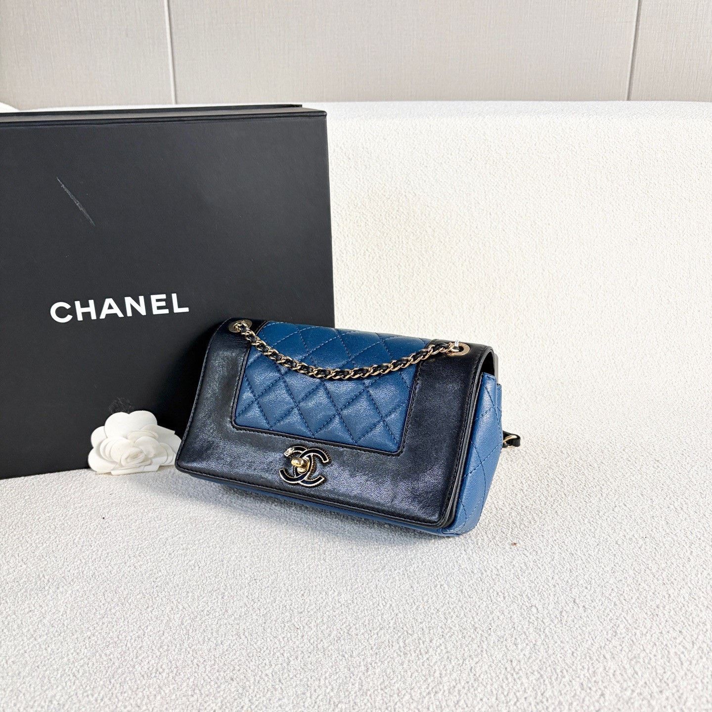 Chanel Pre-loved Bag Very good condition Size ONE SIZE - 4 Thumbnail