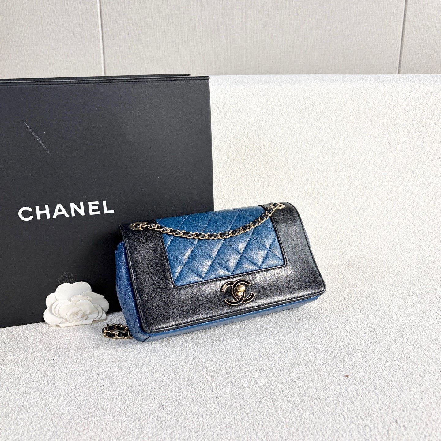 Chanel Pre-loved Bag Very good condition Size ONE SIZE - 6 Thumbnail