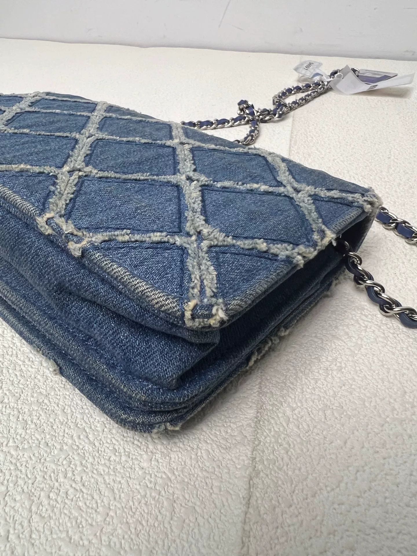 Chanel Pre-loved Bag Very good condition Size ONE SIZE - 9 Thumbnail