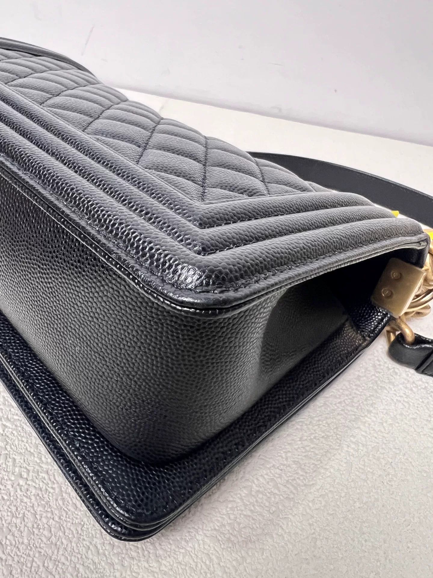 Chanel Pre-loved Bag Very good condition Size ONE SIZE - 6 Thumbnail