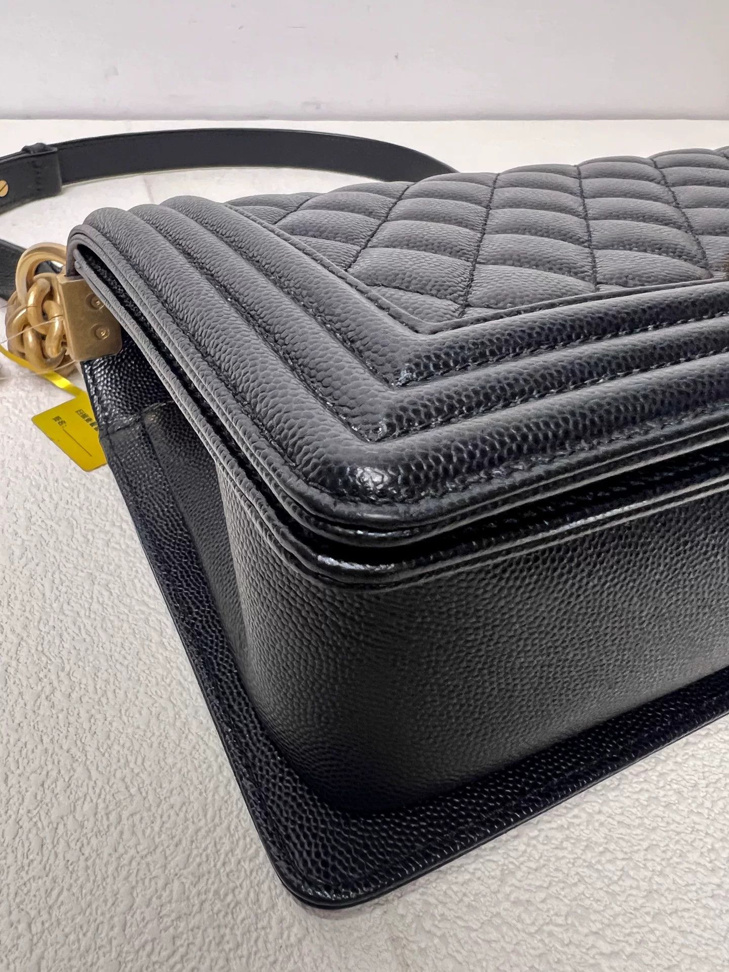 Chanel Pre-loved Bag Very good condition Size ONE SIZE - 4 Thumbnail