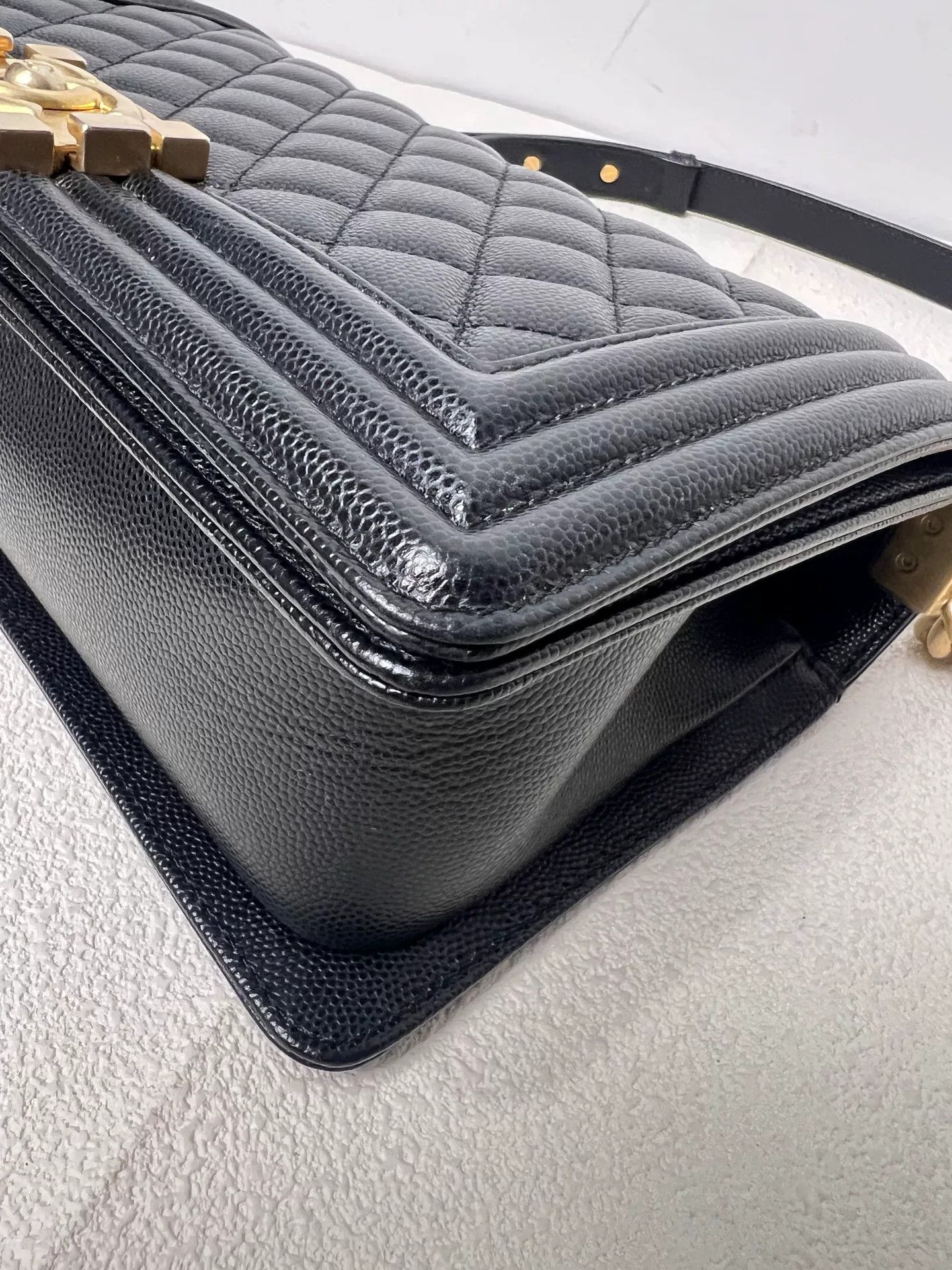 Chanel Pre-loved Bag Very good condition Size ONE SIZE - 3 Thumbnail