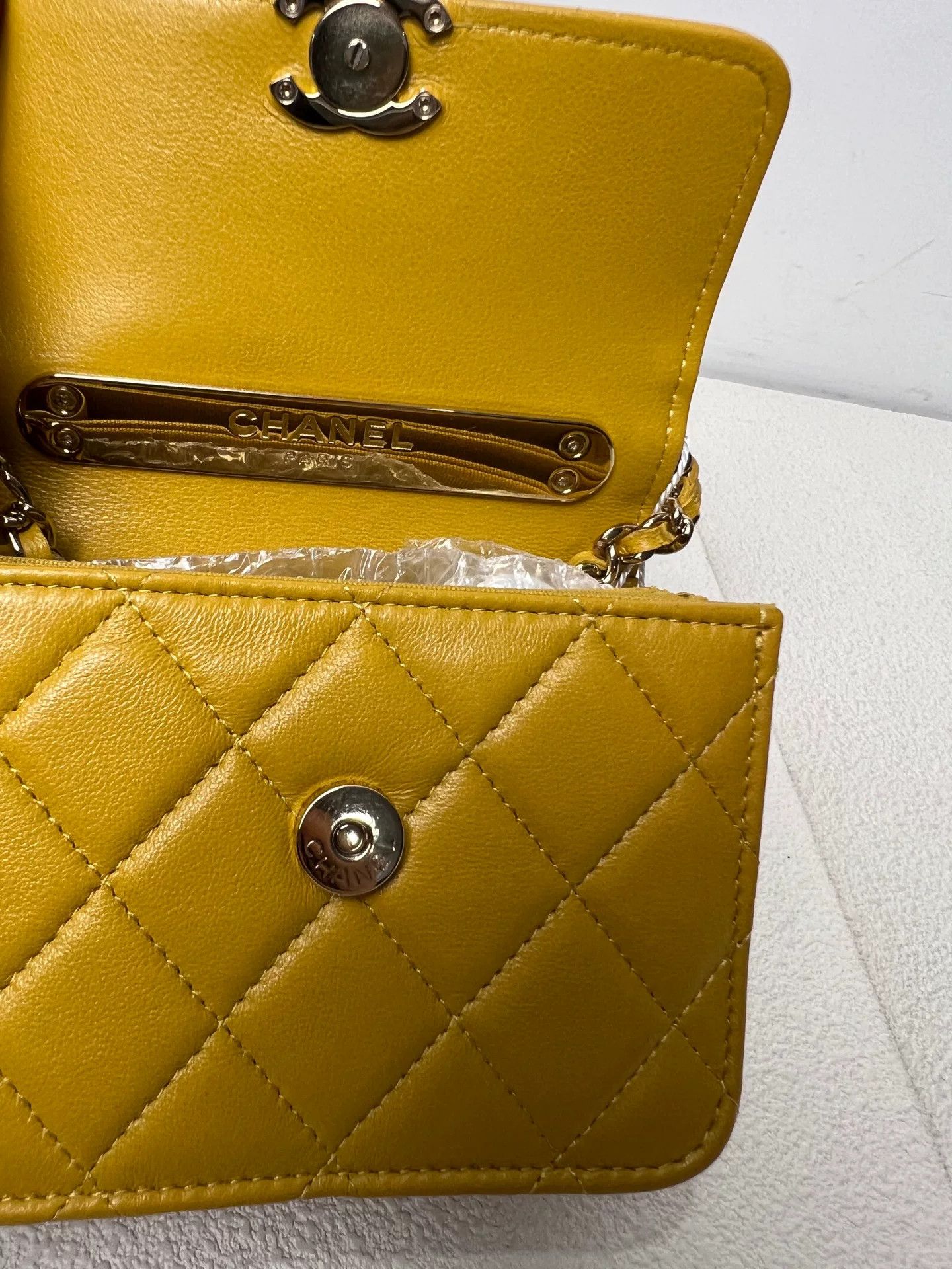 Chanel Pre-loved Bag Very good condition Size ONE SIZE - 9 Thumbnail