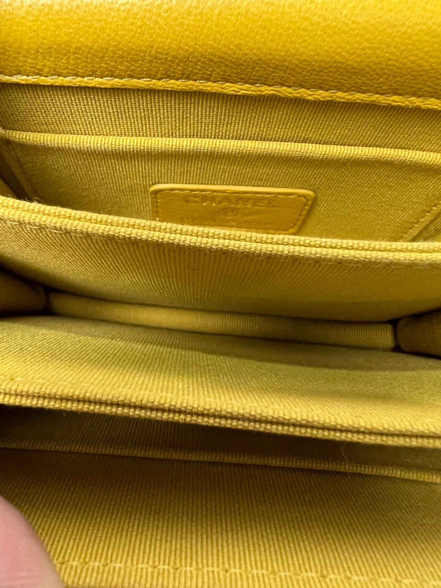 Chanel Pre-loved Bag Very good condition Size ONE SIZE - 5 Thumbnail