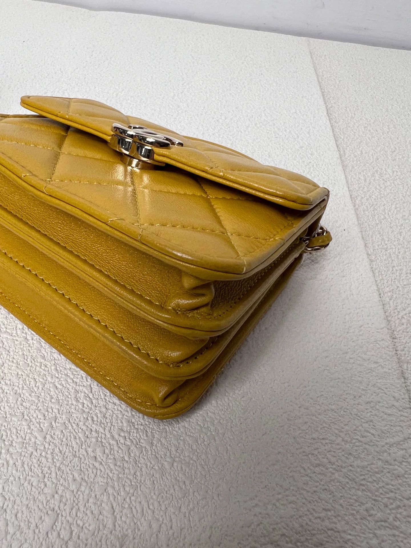 Chanel Pre-loved Bag Very good condition Size ONE SIZE - 3 Thumbnail