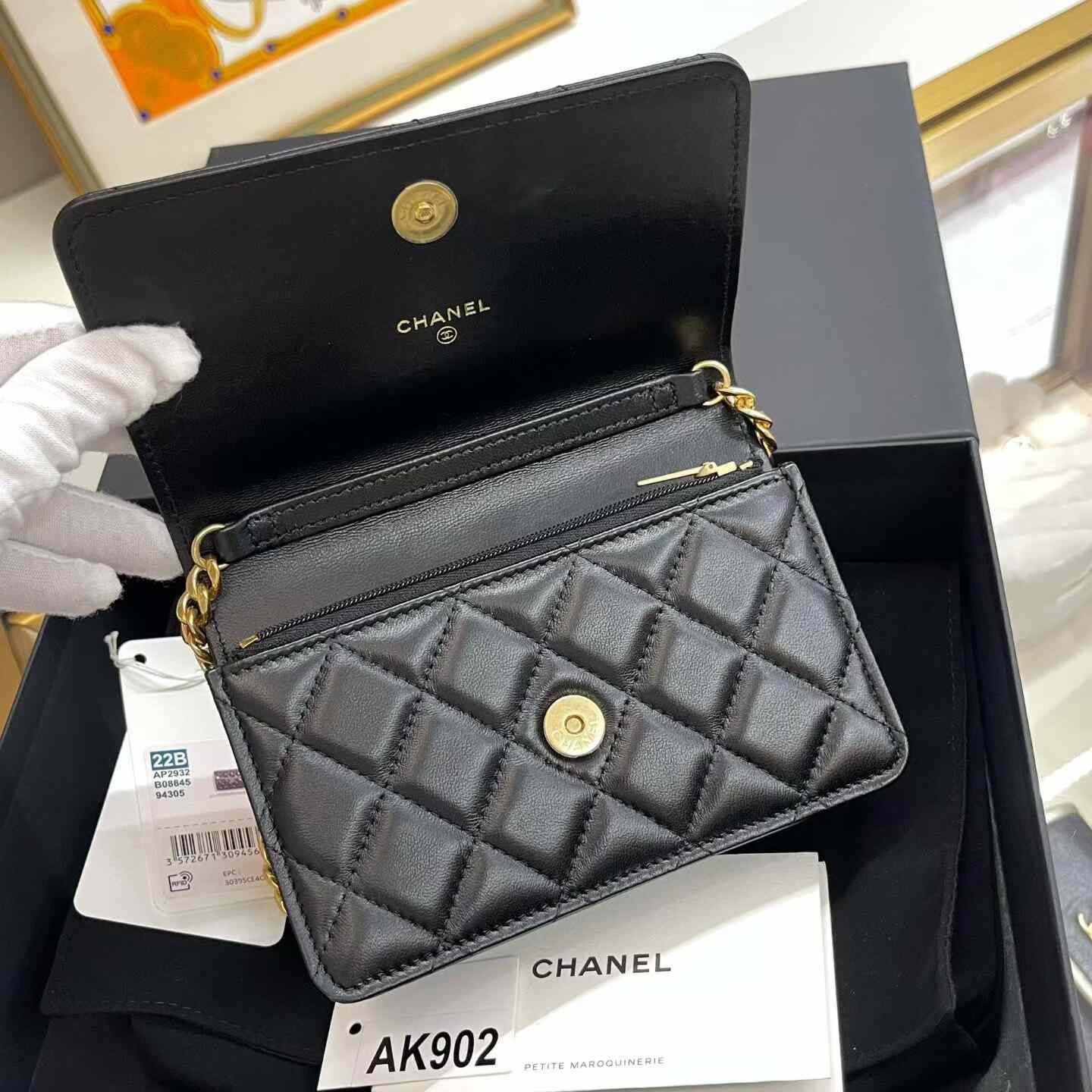 Chanel Pre-loved Bag Very good condition Size ONE SIZE - 7 Thumbnail