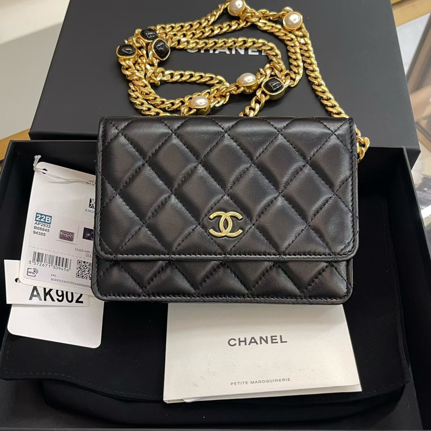 Chanel Pre-loved Bag Very good condition Size ONE SIZE - 2 Thumbnail