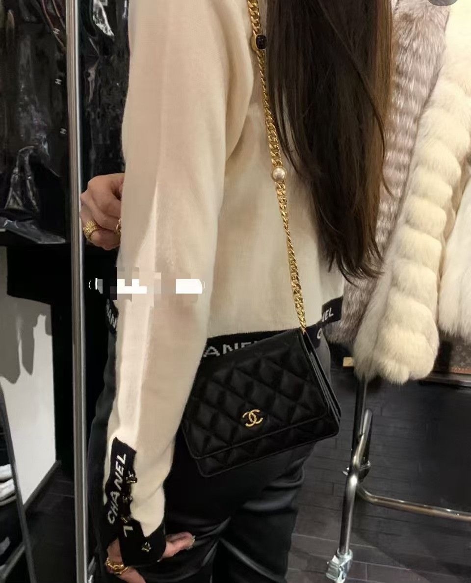 Chanel Pre-loved Bag Very good condition Size ONE SIZE - 9 Thumbnail