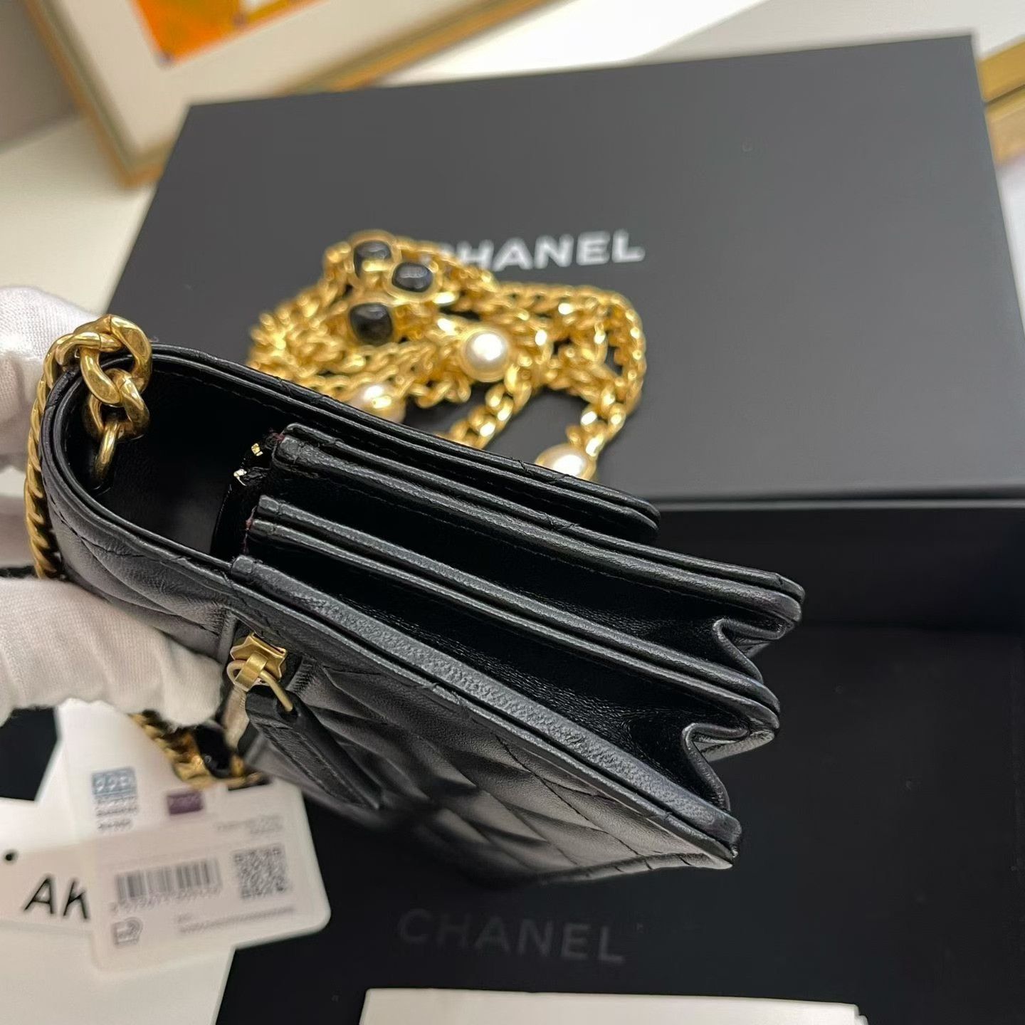 Chanel Pre-loved Bag Very good condition Size ONE SIZE - 5 Thumbnail