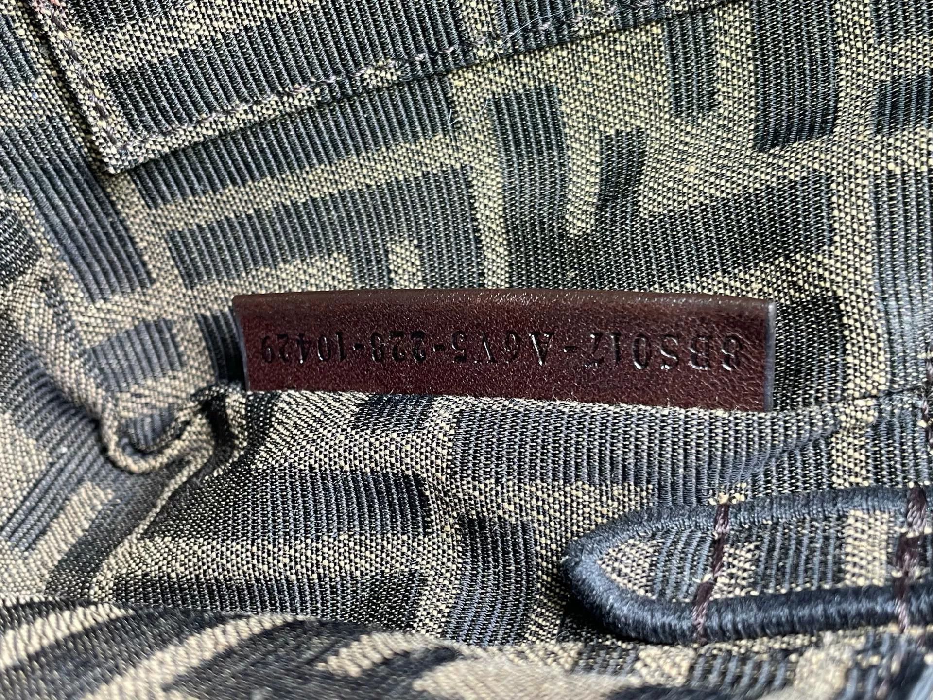 Fendi Pre-loved Bag Very good condition Size ONE SIZE - 9 Thumbnail