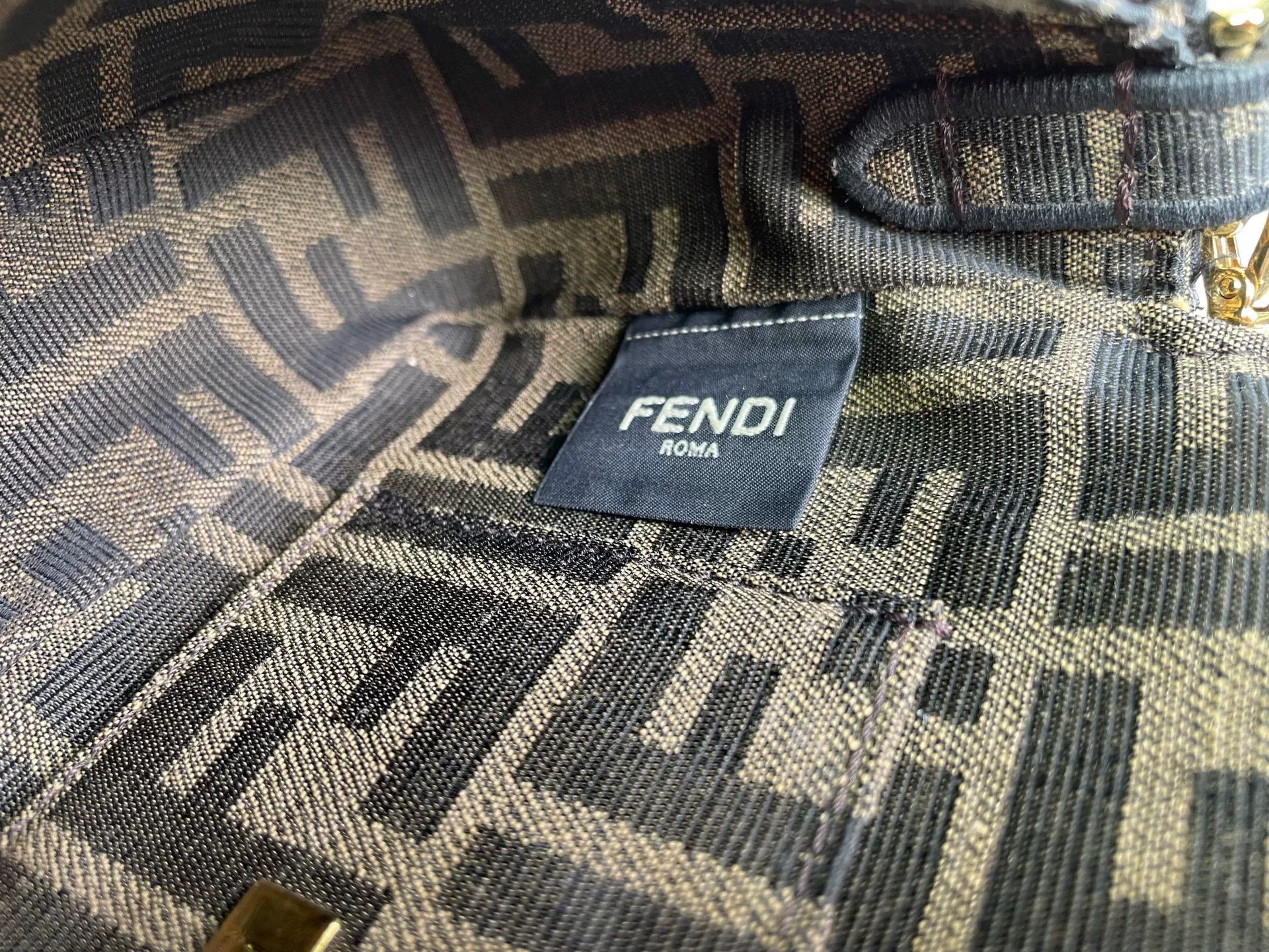 Fendi Pre-loved Bag Very good condition Size ONE SIZE - 8 Thumbnail