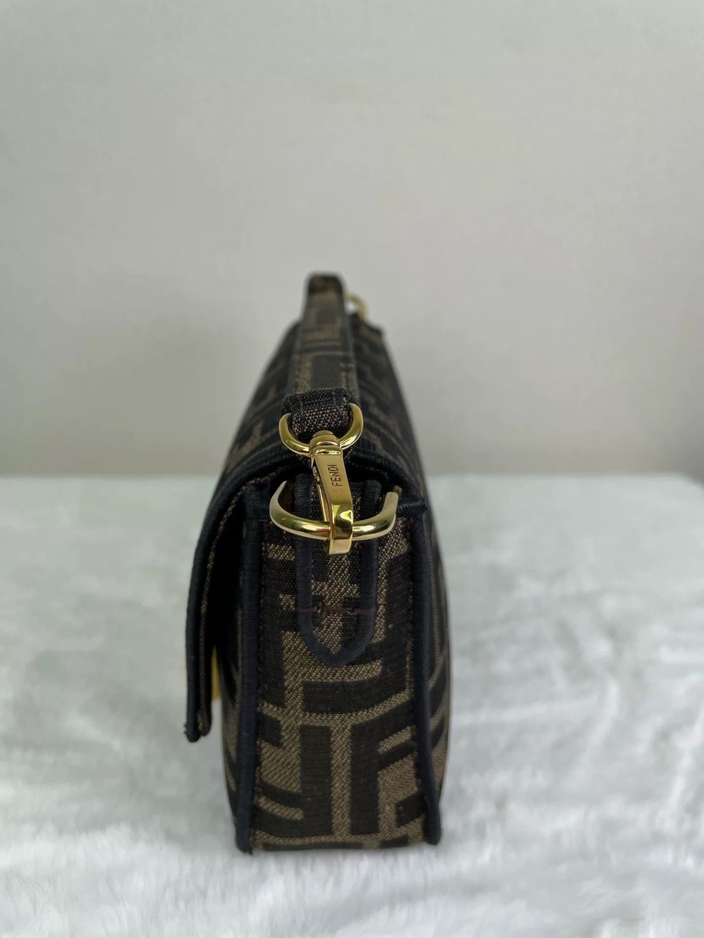 Fendi Pre-loved Bag Very good condition Size ONE SIZE - 2 Thumbnail