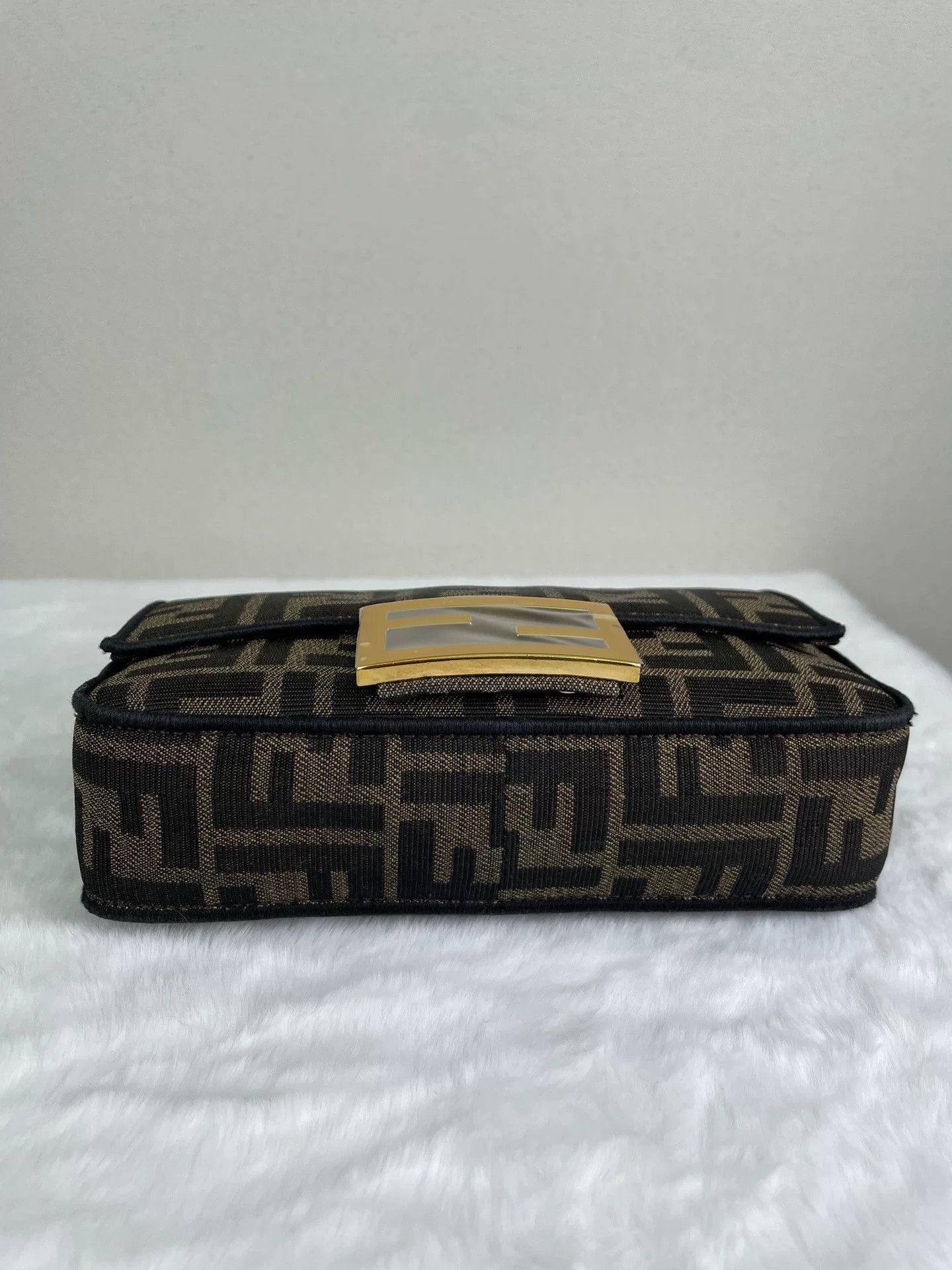 Fendi Pre-loved Bag Very good condition Size ONE SIZE - 3 Thumbnail