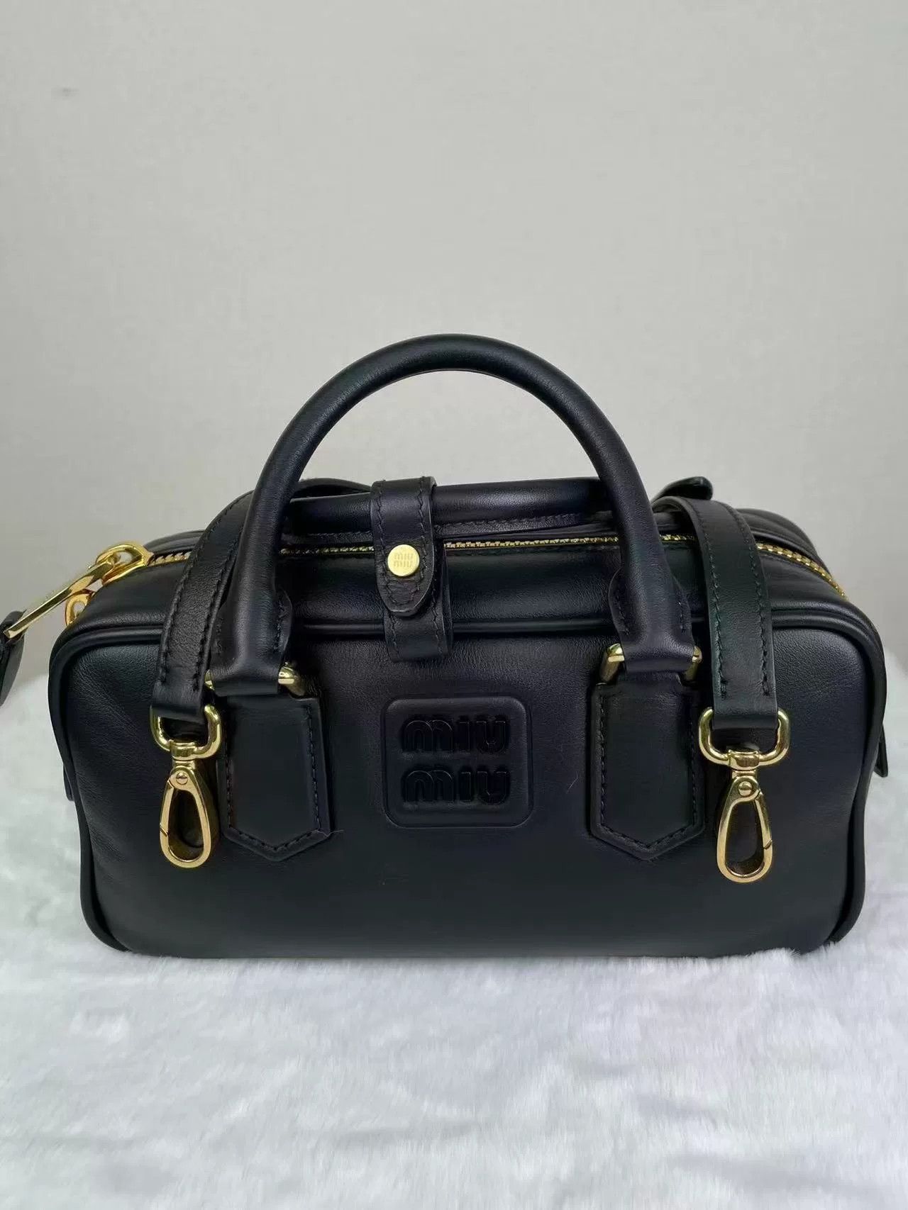 Miu Miu Pre-loved Bag Very good condition Size ONE SIZE - 6 Thumbnail