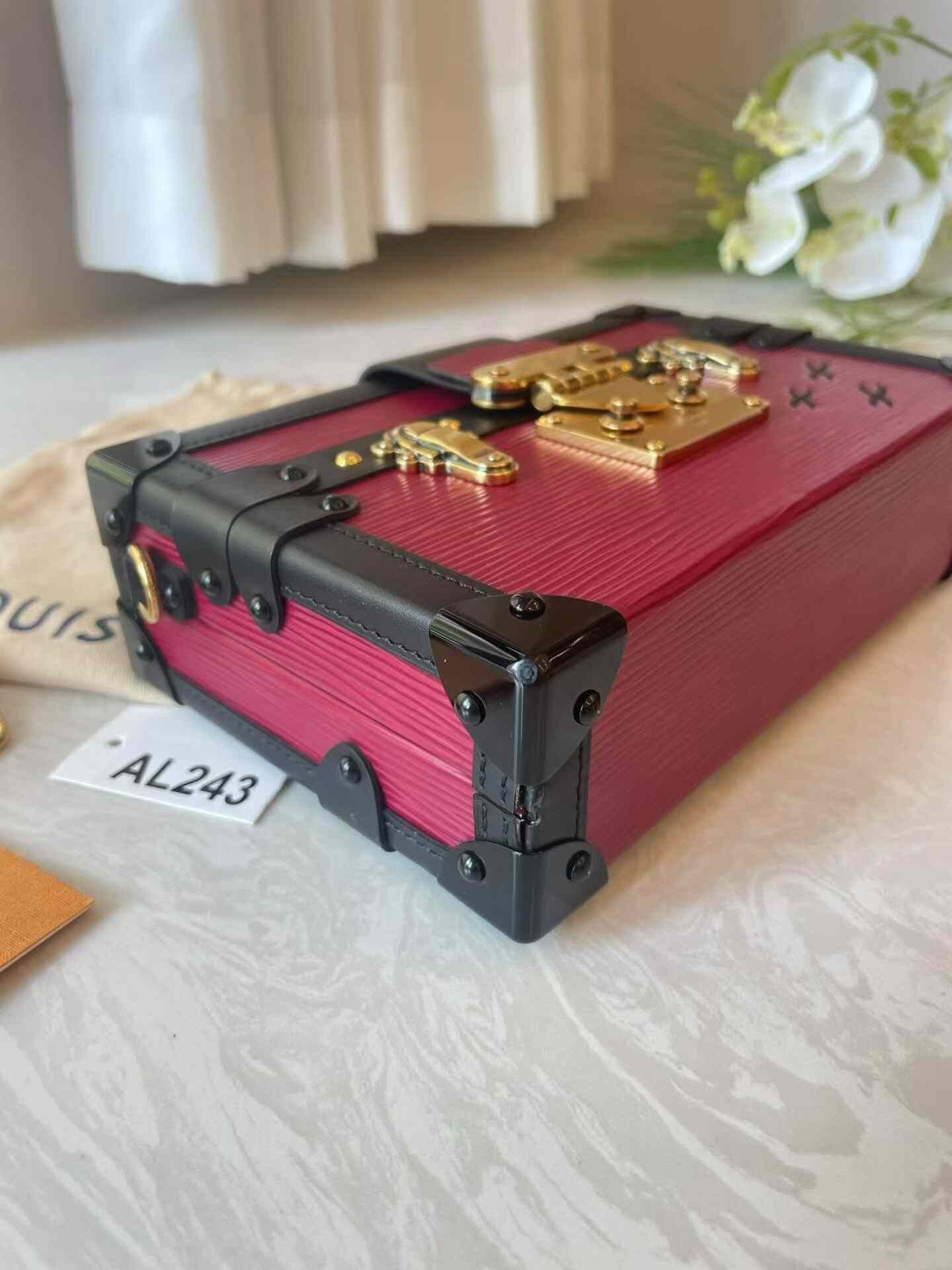Louis Vuitton Pre-loved Bag Brand new condition Size ONE SIZE - 7 Thumbnail