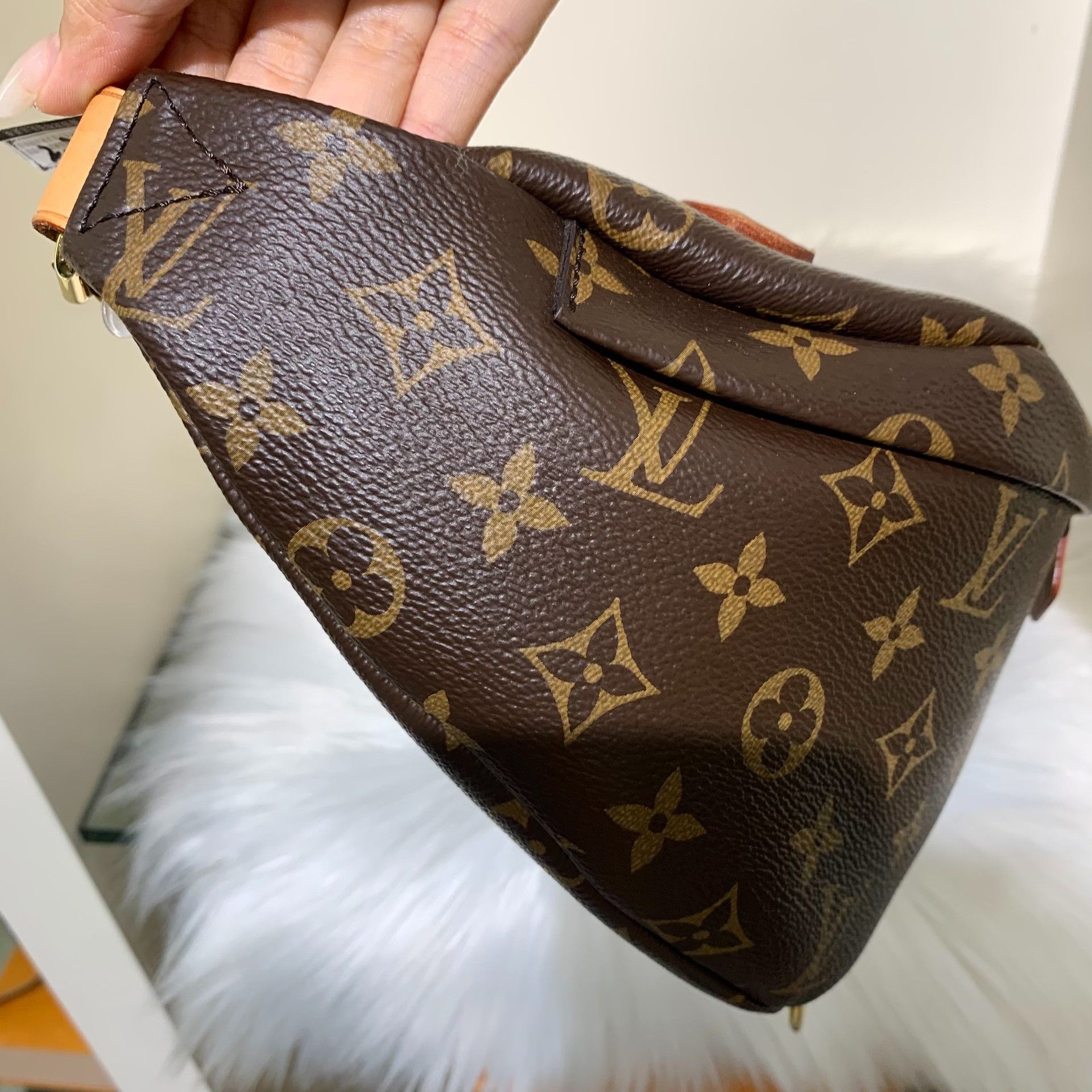 Louis Vuitton Pre-loved Bag Very good condition Size ONE SIZE - 4 Thumbnail