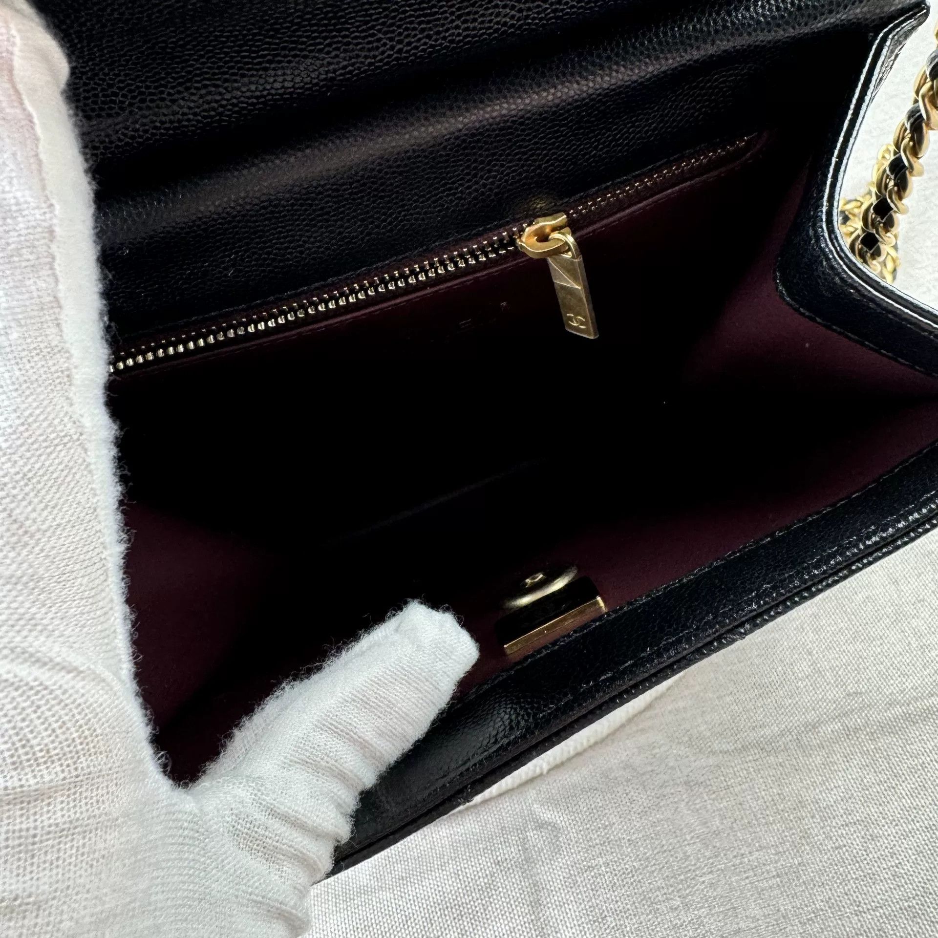 Chanel Pre-loved Bag Very good condition Size ONE SIZE - 6 Thumbnail