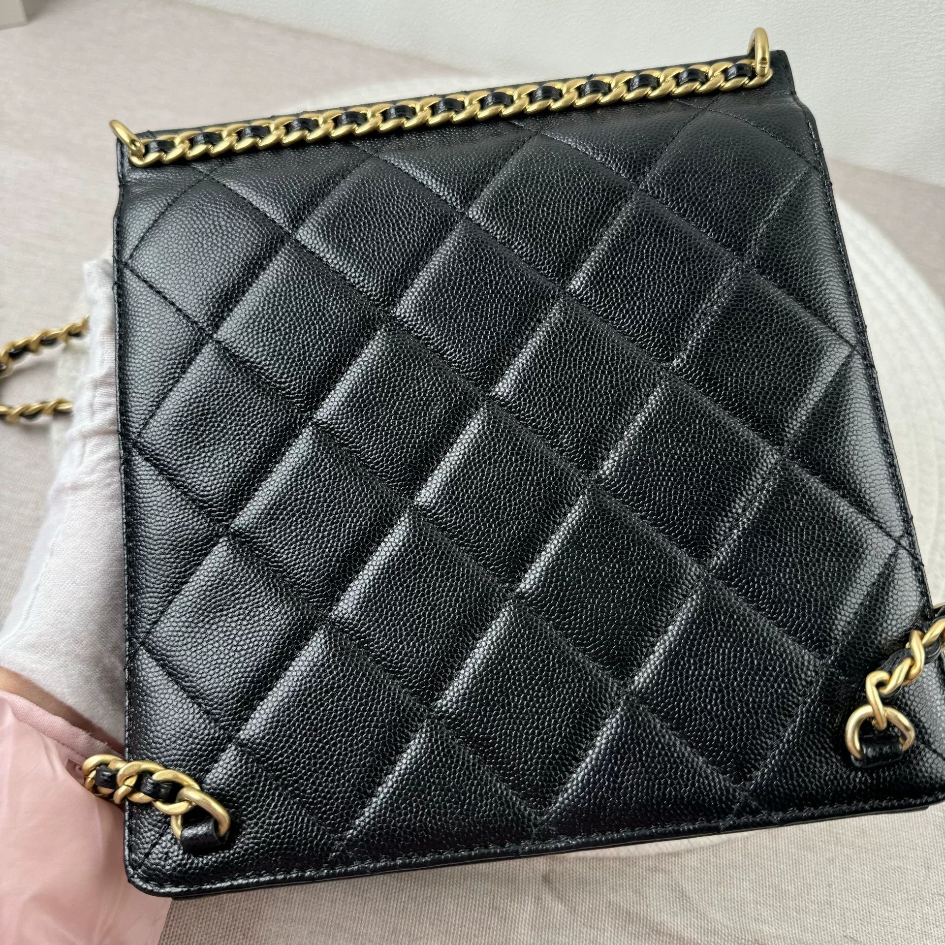 Chanel Pre-loved Bag Very good condition Size ONE SIZE - 4 Thumbnail