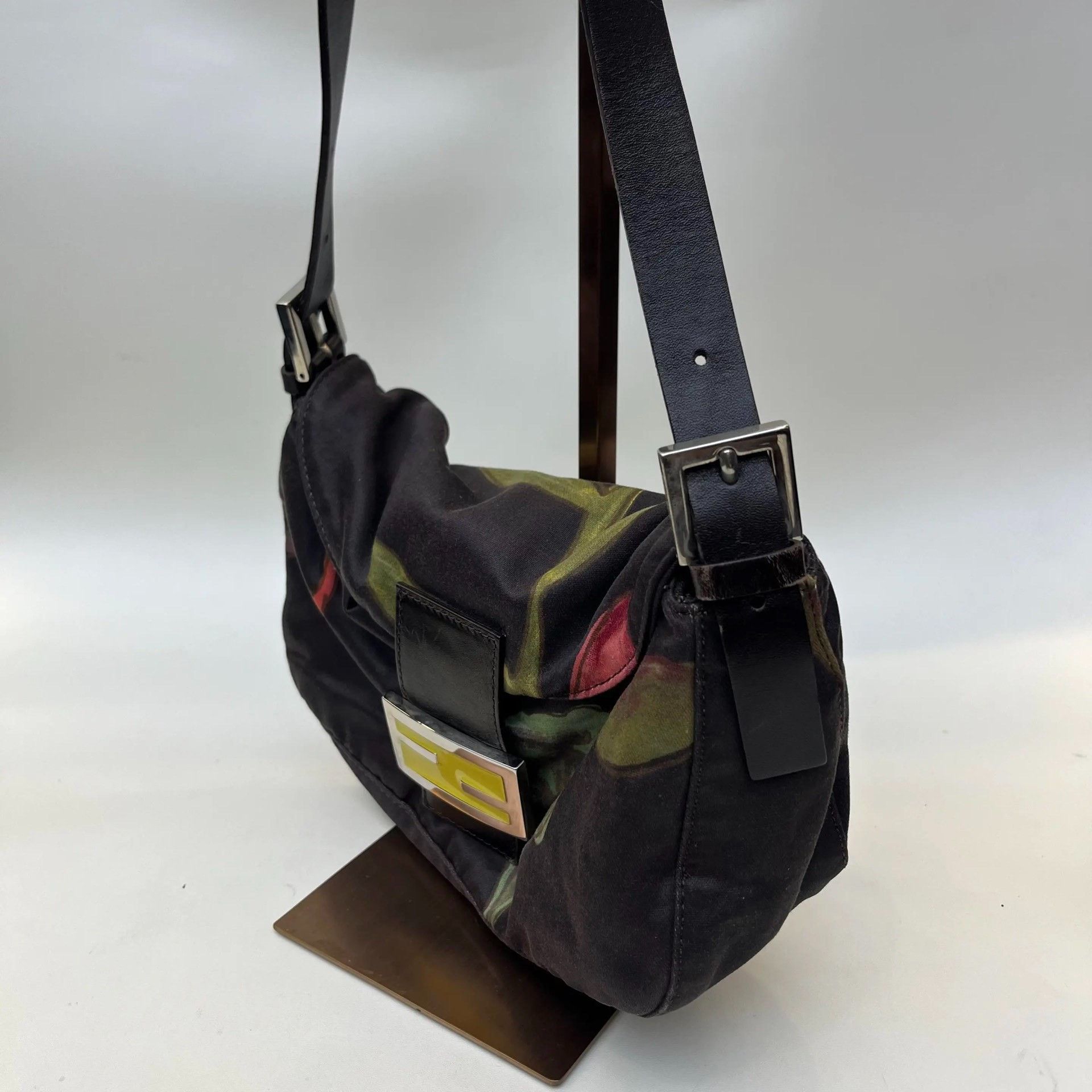 Fendi Pre-loved Bag Very good condition Size ONE SIZE - 3 Thumbnail