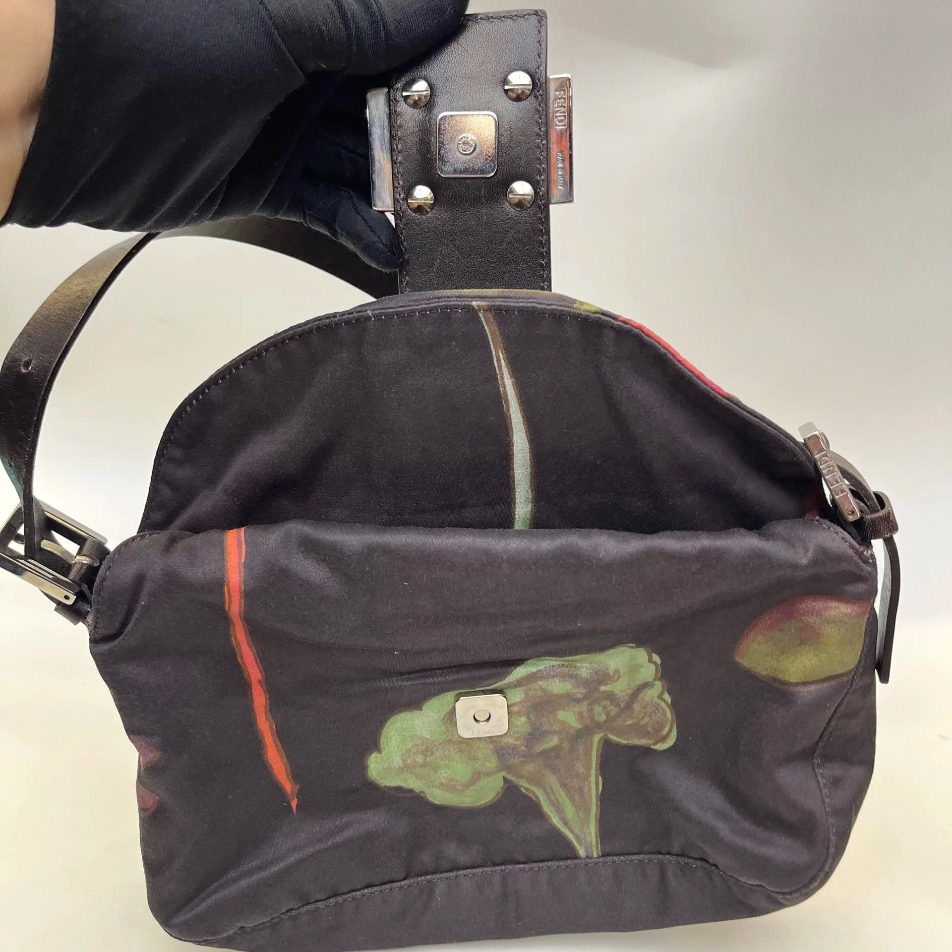 Fendi Pre-loved Bag Very good condition Size ONE SIZE - 8 Thumbnail