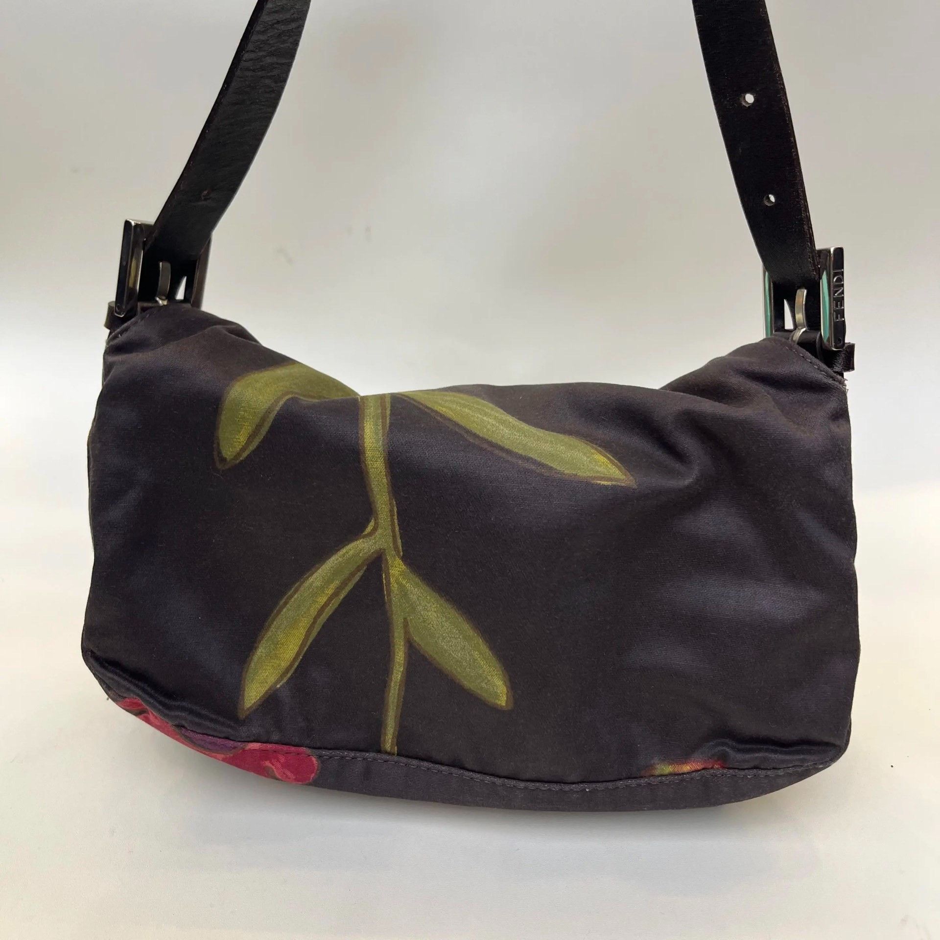 Fendi Pre-loved Bag Very good condition Size ONE SIZE - 6 Thumbnail