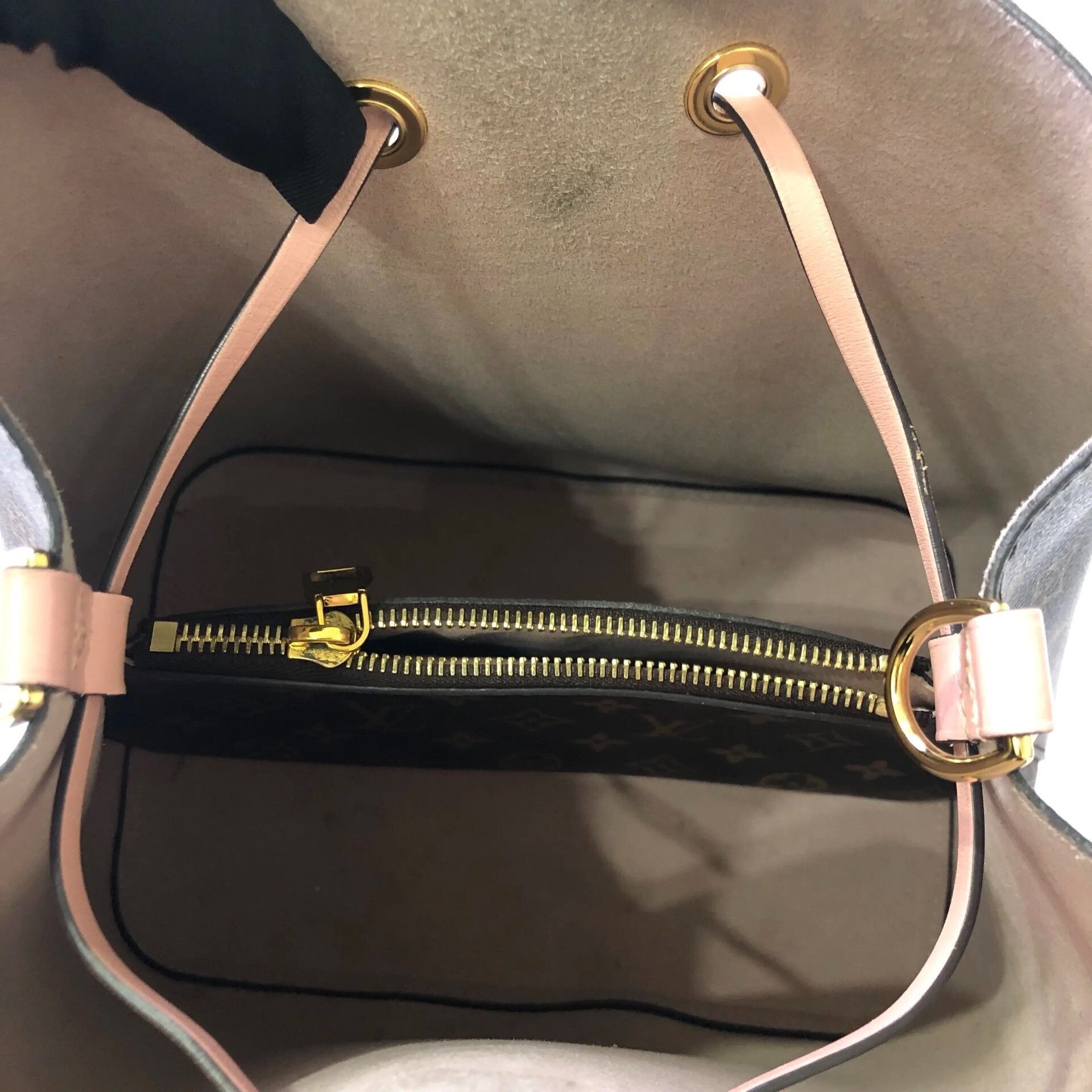 Louis Vuitton Pre-loved Bag Very good condition Size ONE SIZE - 8 Thumbnail
