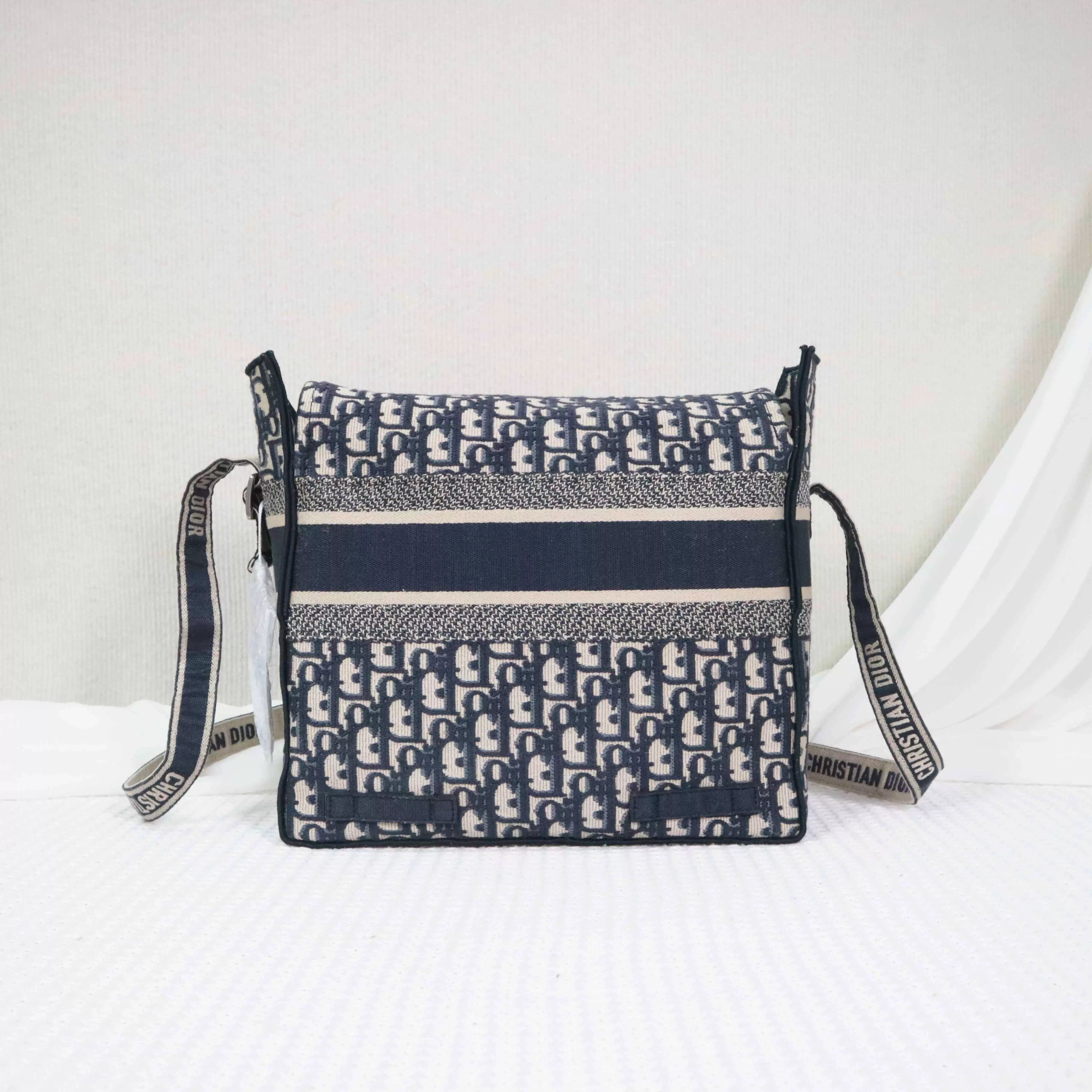 Dior Pre-loved Bag Very good condition Size ONE SIZE - 3 Thumbnail
