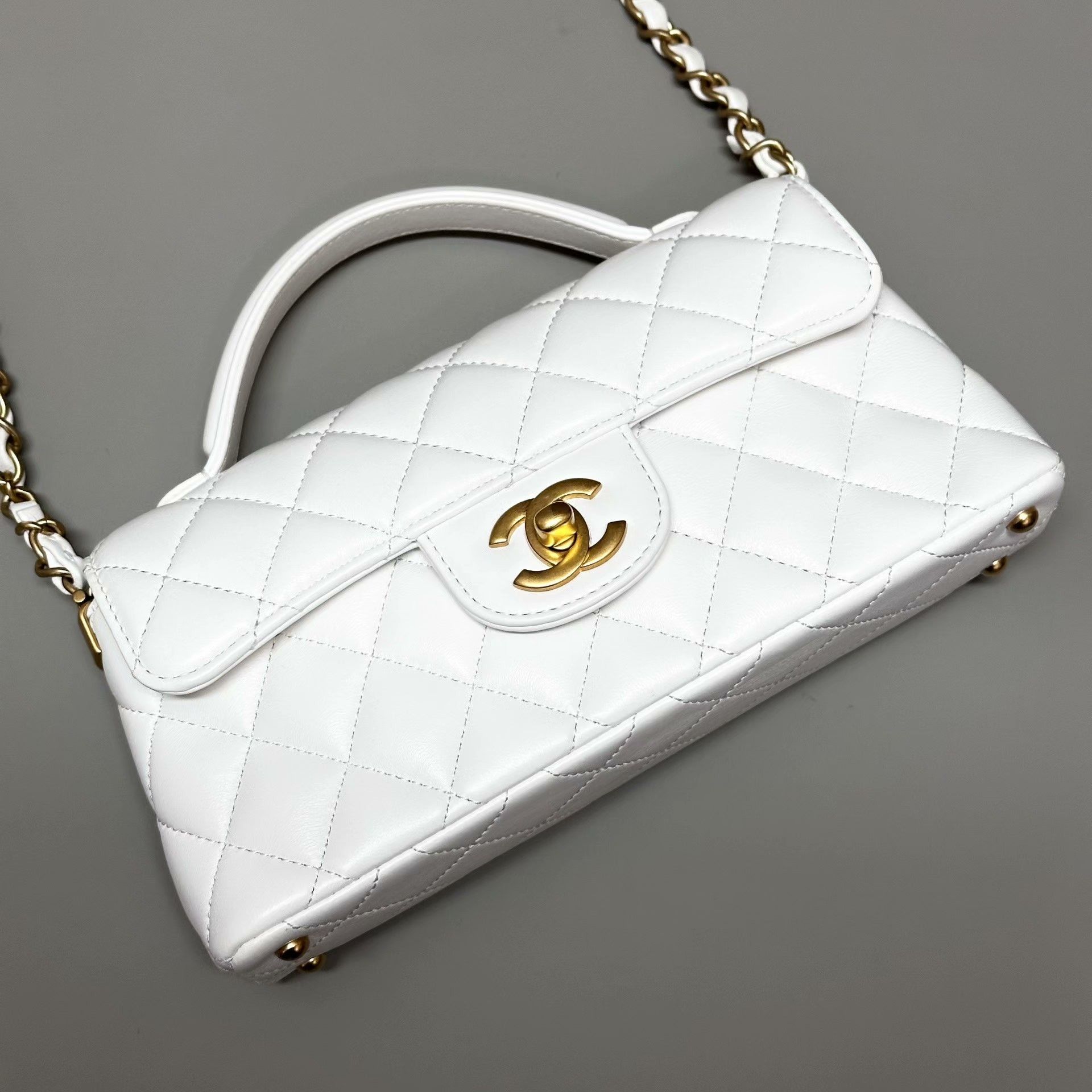Chanel Pre-loved Bag Very good condition Size ONE SIZE - 4 Thumbnail