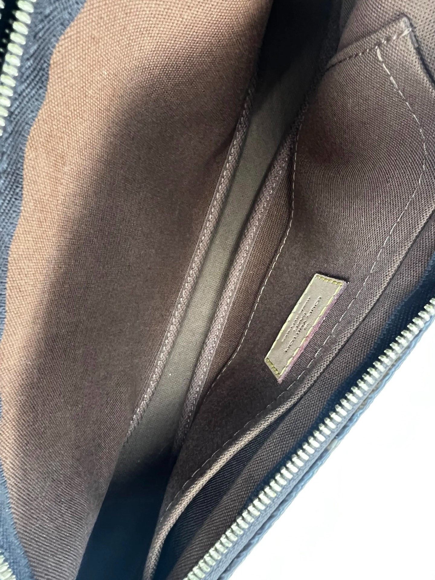 Louis Vuitton Pre-loved Bag Very good condition Size ONE SIZE - 9 Thumbnail