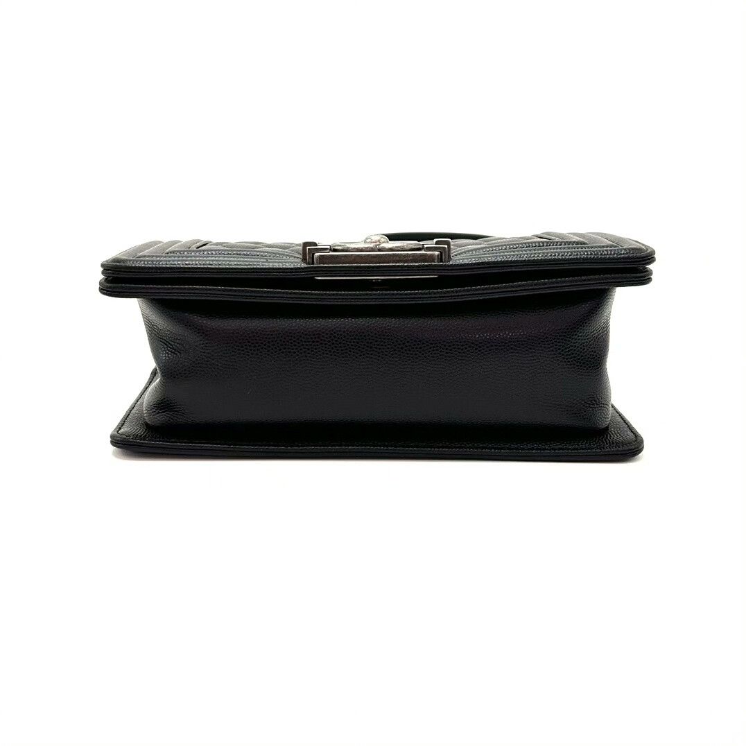 Chanel Pre-loved Bag Very good condition Size ONE SIZE - 5 Thumbnail