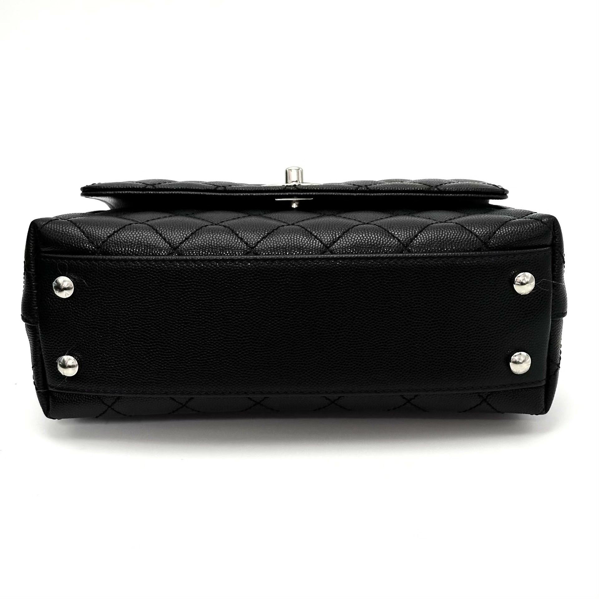 Chanel Pre-loved Bag Very good condition Size ONE SIZE - 5 Thumbnail