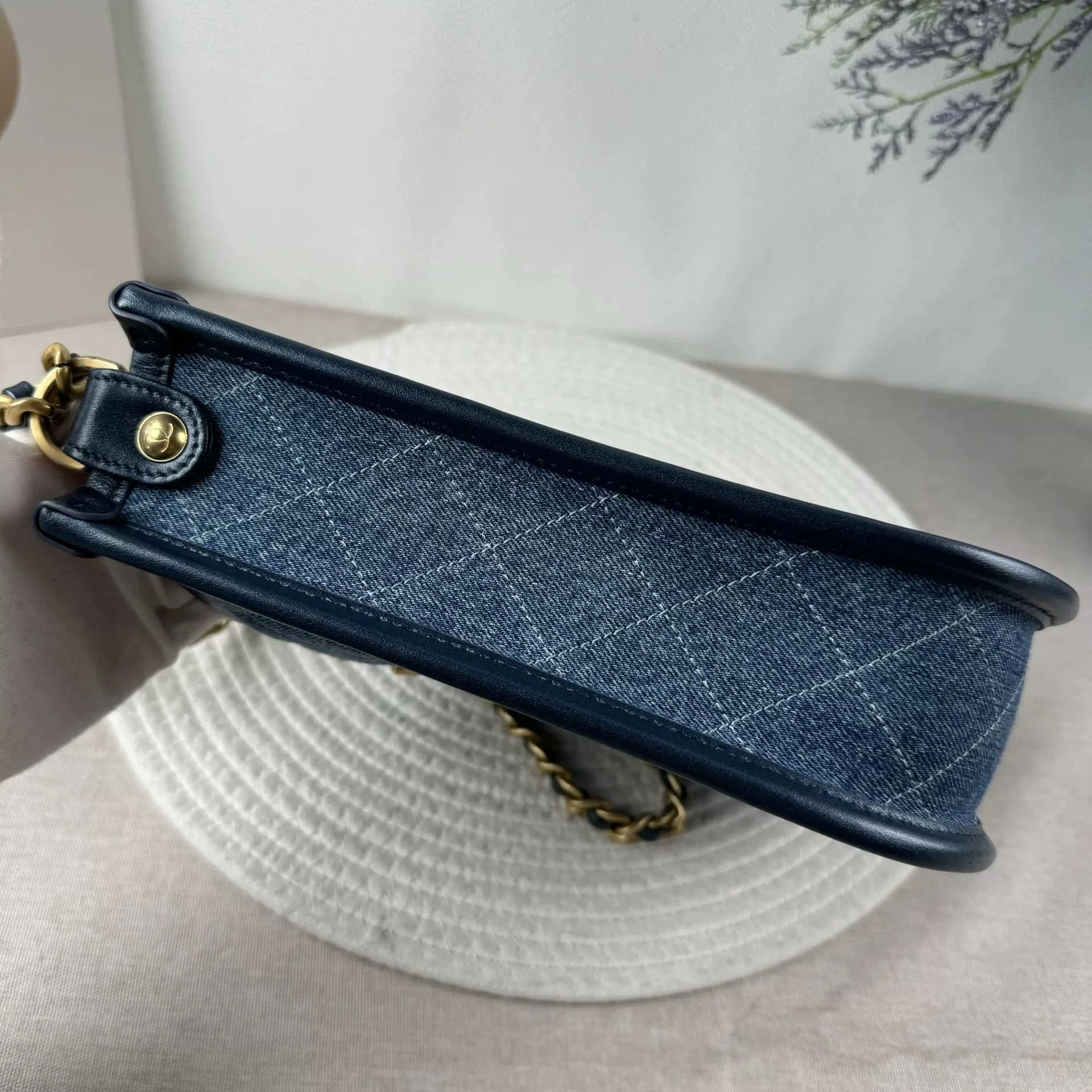 Chanel Pre-loved Bag Brand new condition Size ONE SIZE - 5 Thumbnail