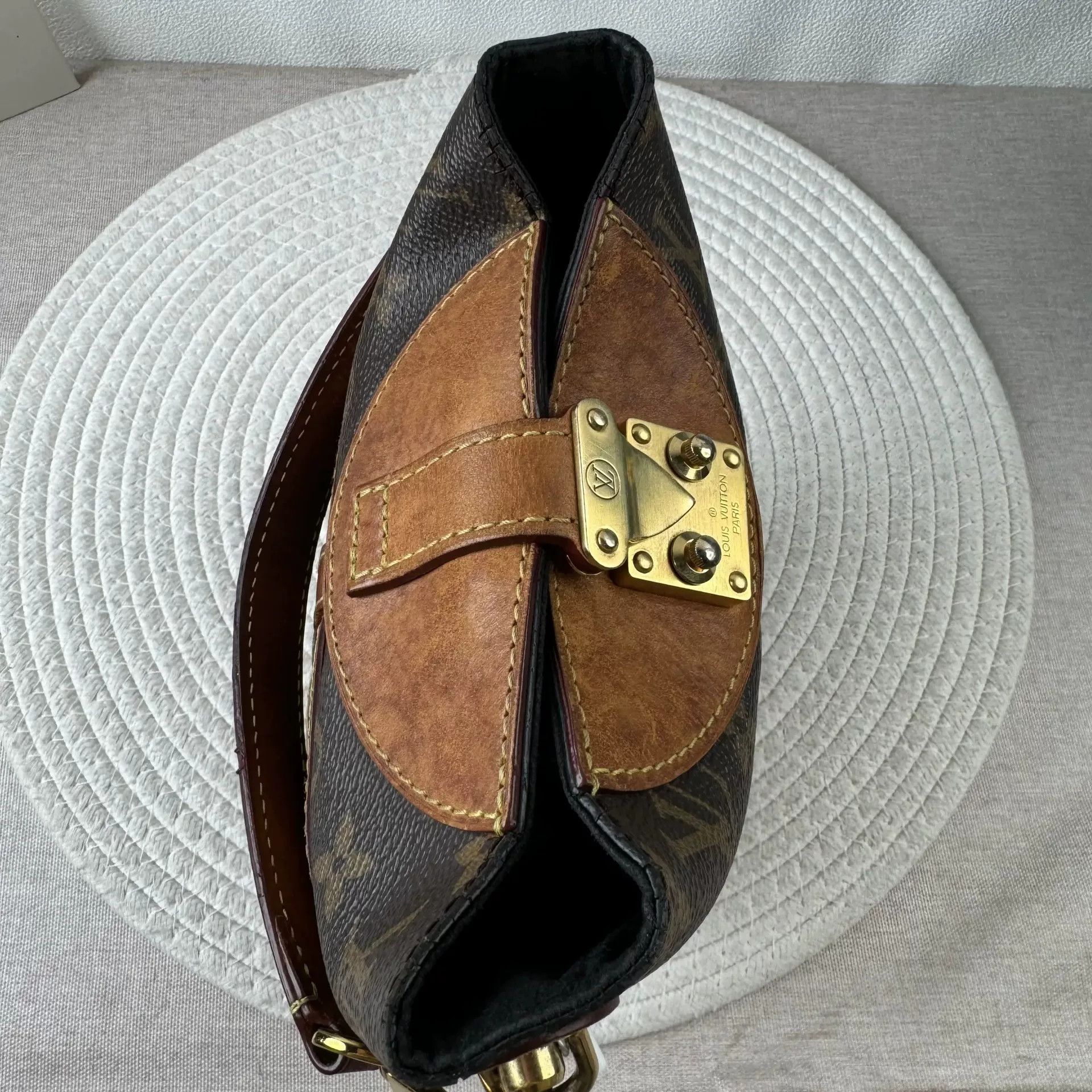Louis Vuitton Pre-loved Bag Very good condition Size ONE SIZE - 5 Thumbnail