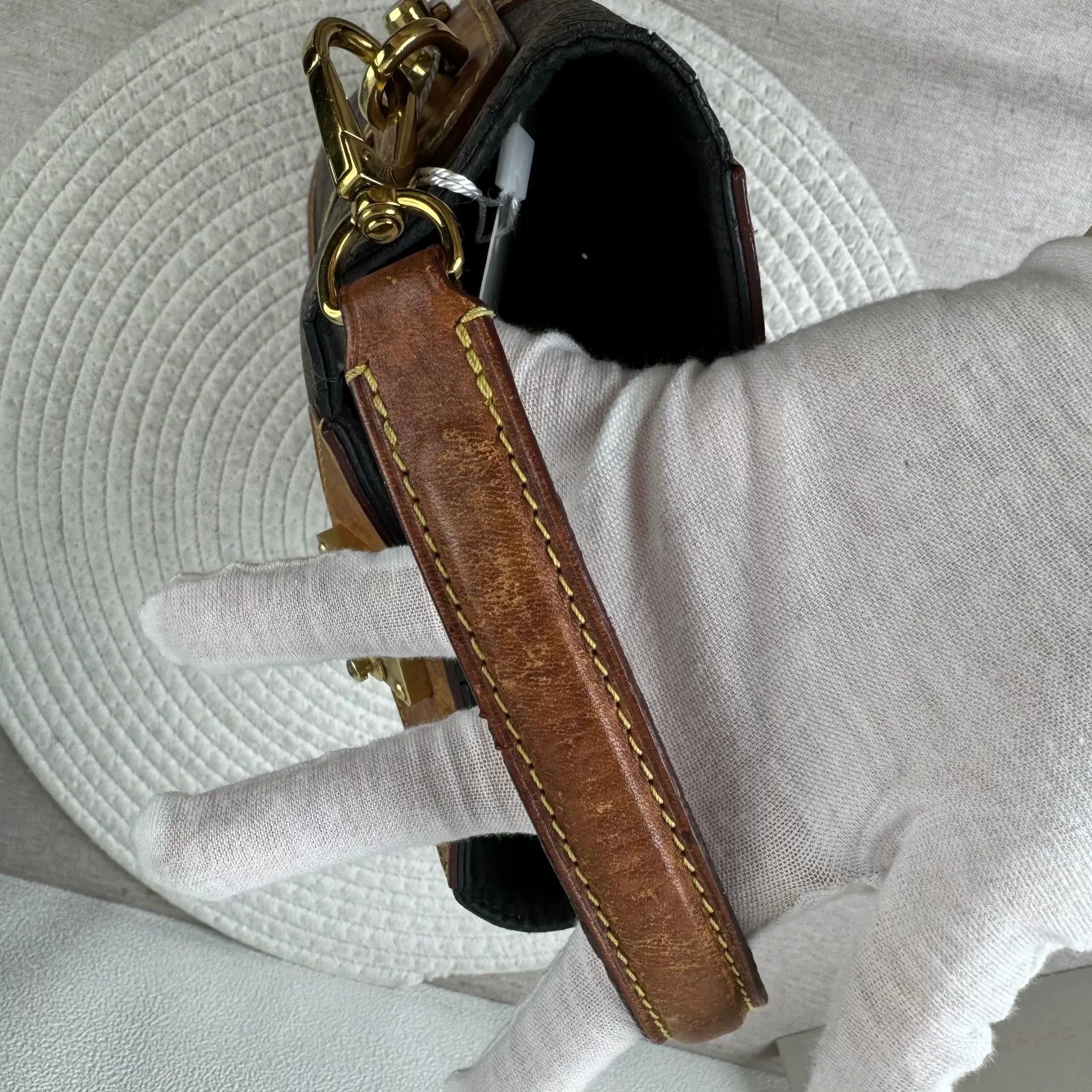 Louis Vuitton Pre-loved Bag Very good condition Size ONE SIZE - 8 Thumbnail