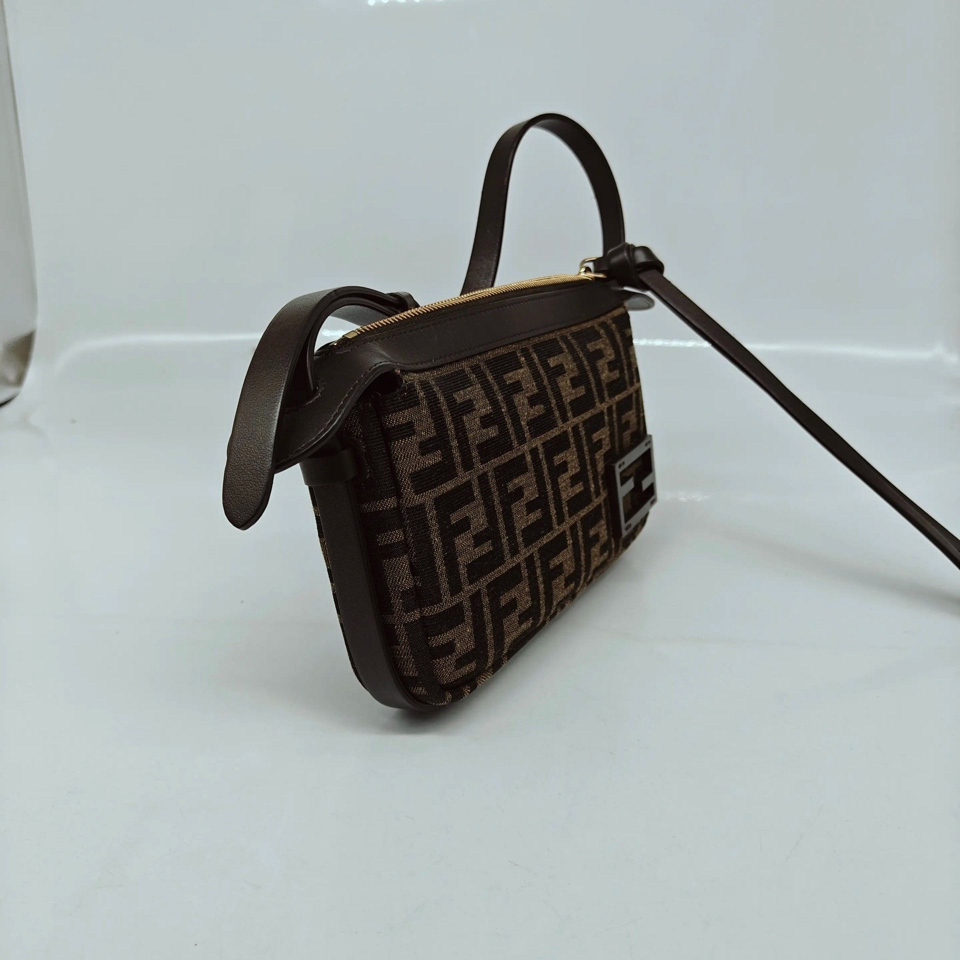 Fendi Pre-loved Bag Very good condition Size ONE SIZE - 3 Thumbnail