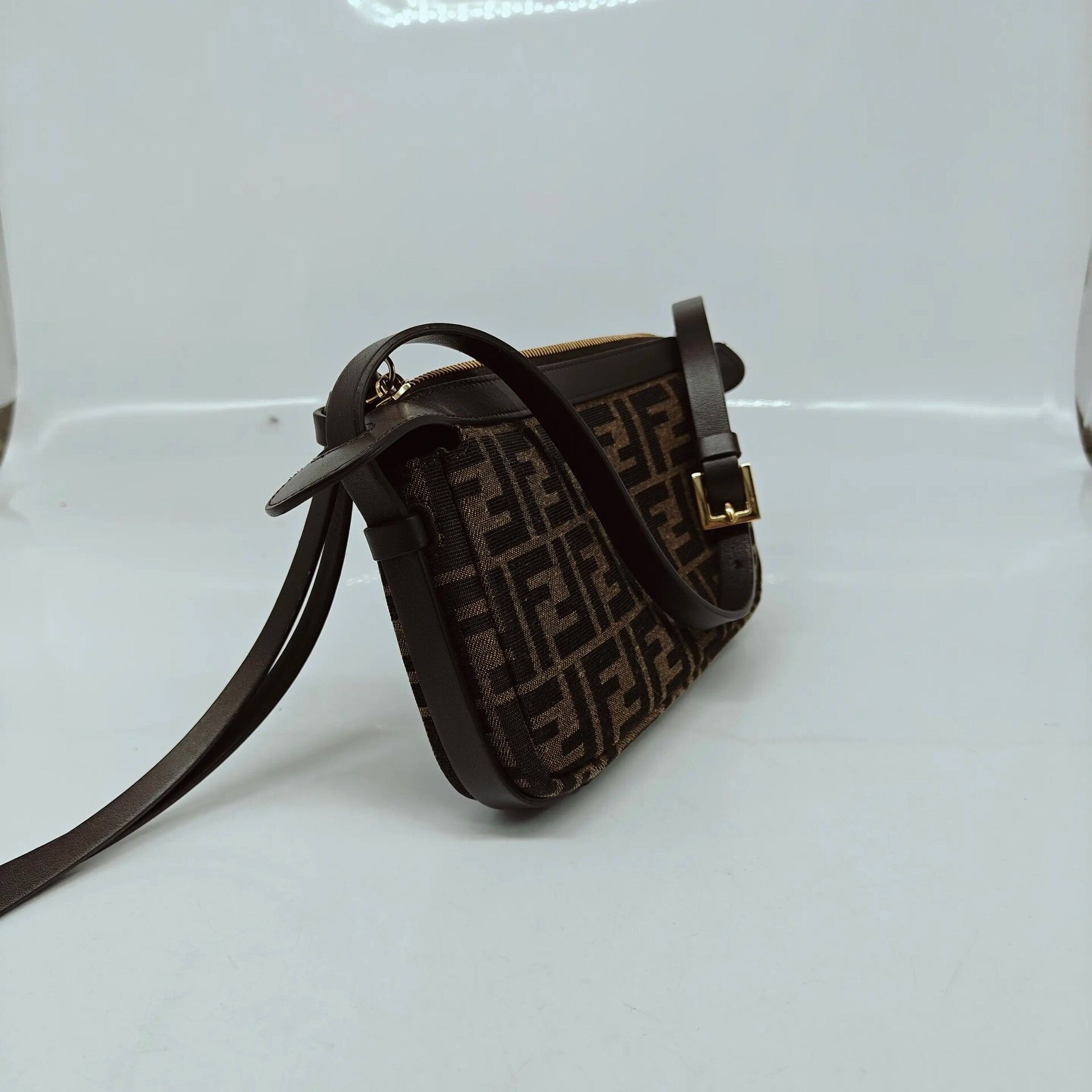 Fendi Pre-loved Bag Very good condition Size ONE SIZE - 6 Thumbnail