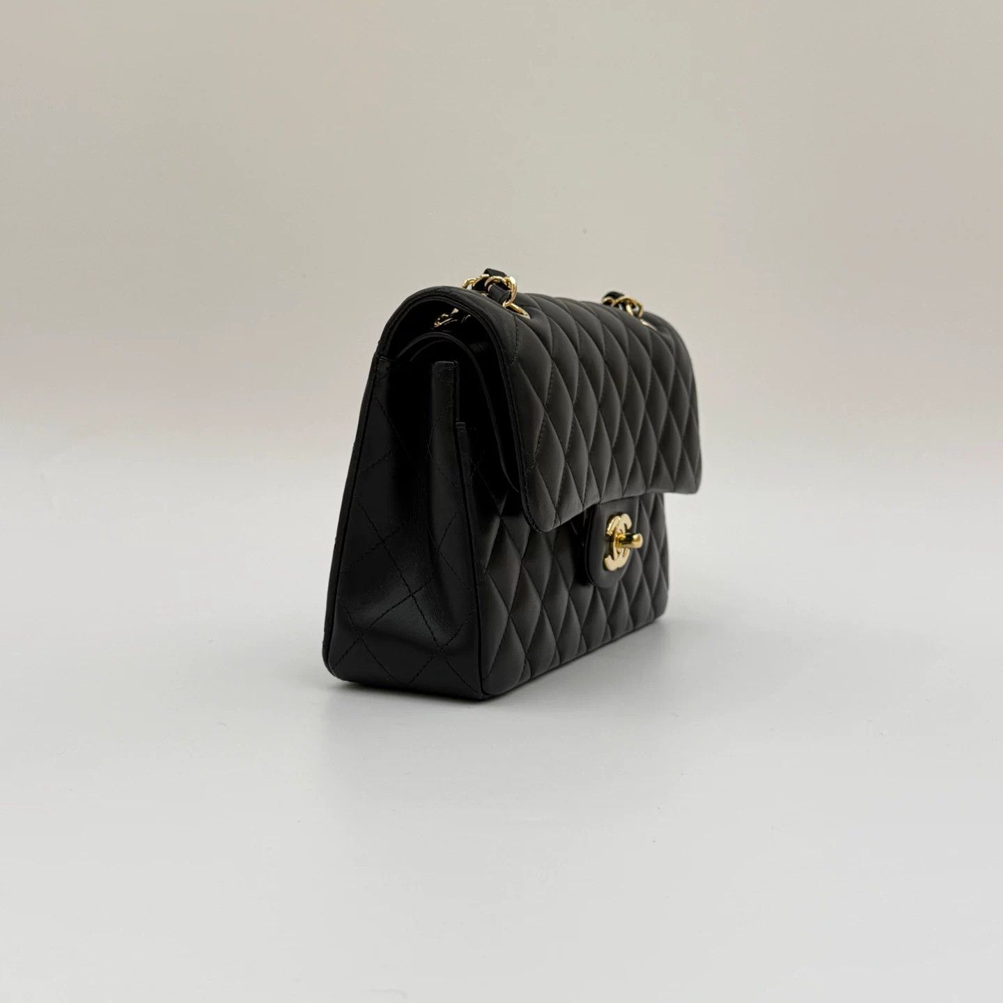 Chanel Pre-loved Bag Very good condition Size ONE SIZE - 5 Thumbnail